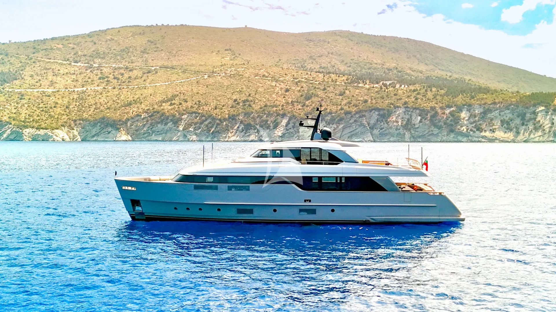 FLORI Charter Yacht