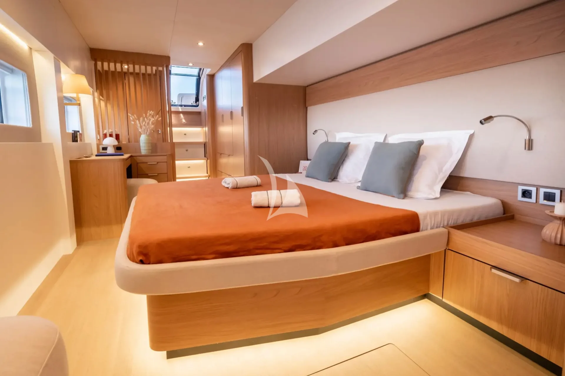 MILLENNIUM FALCON II Charter Yacht