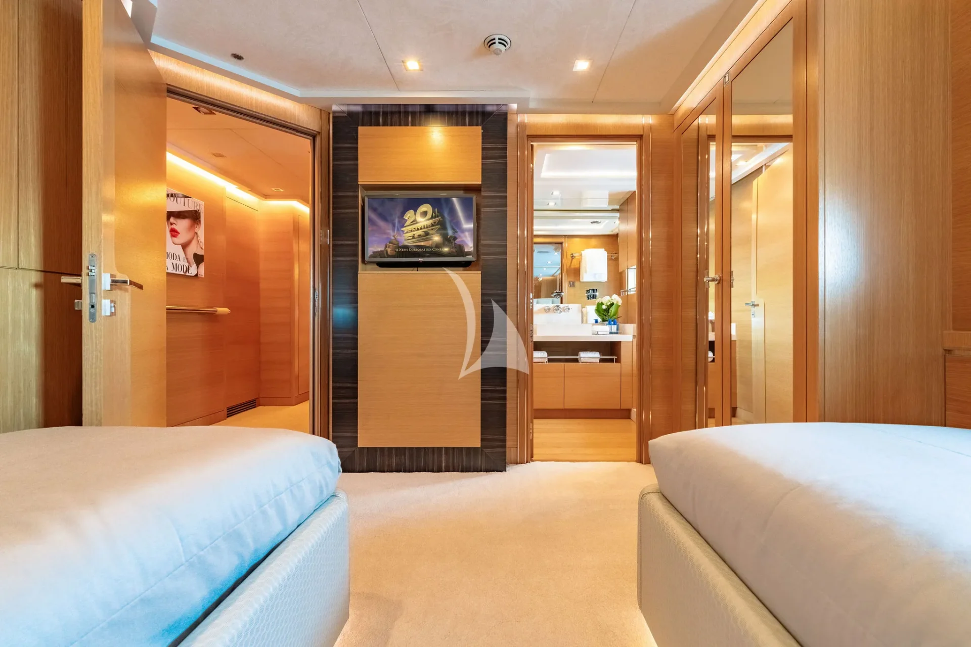 DB9 Charter Yacht