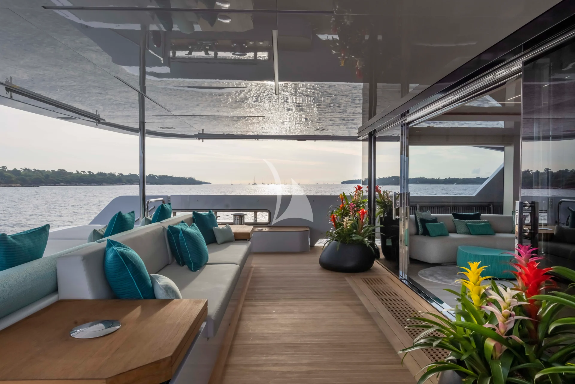 EMOCEAN Charter Yacht