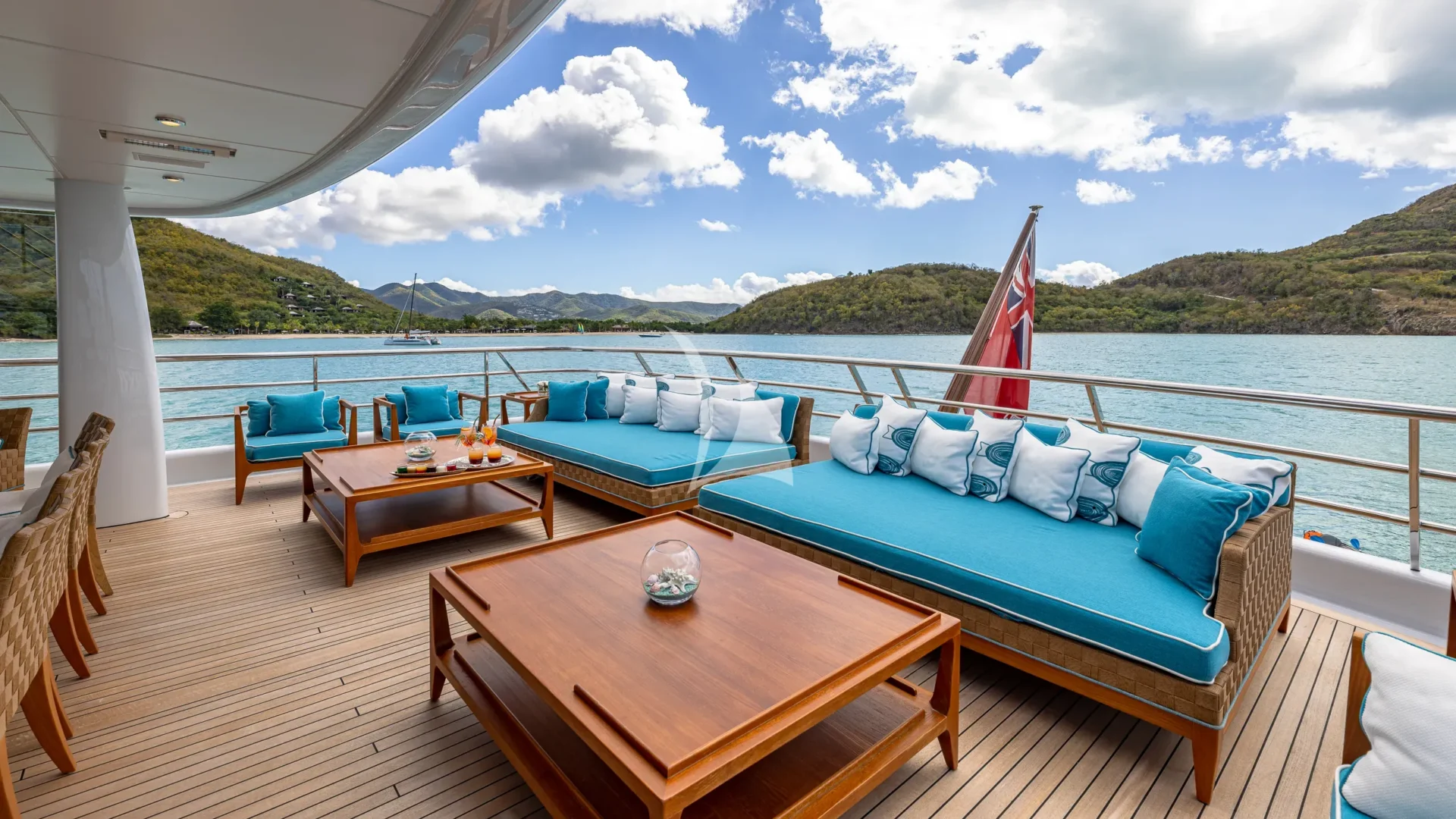 DEEP BLUE Charter Yacht