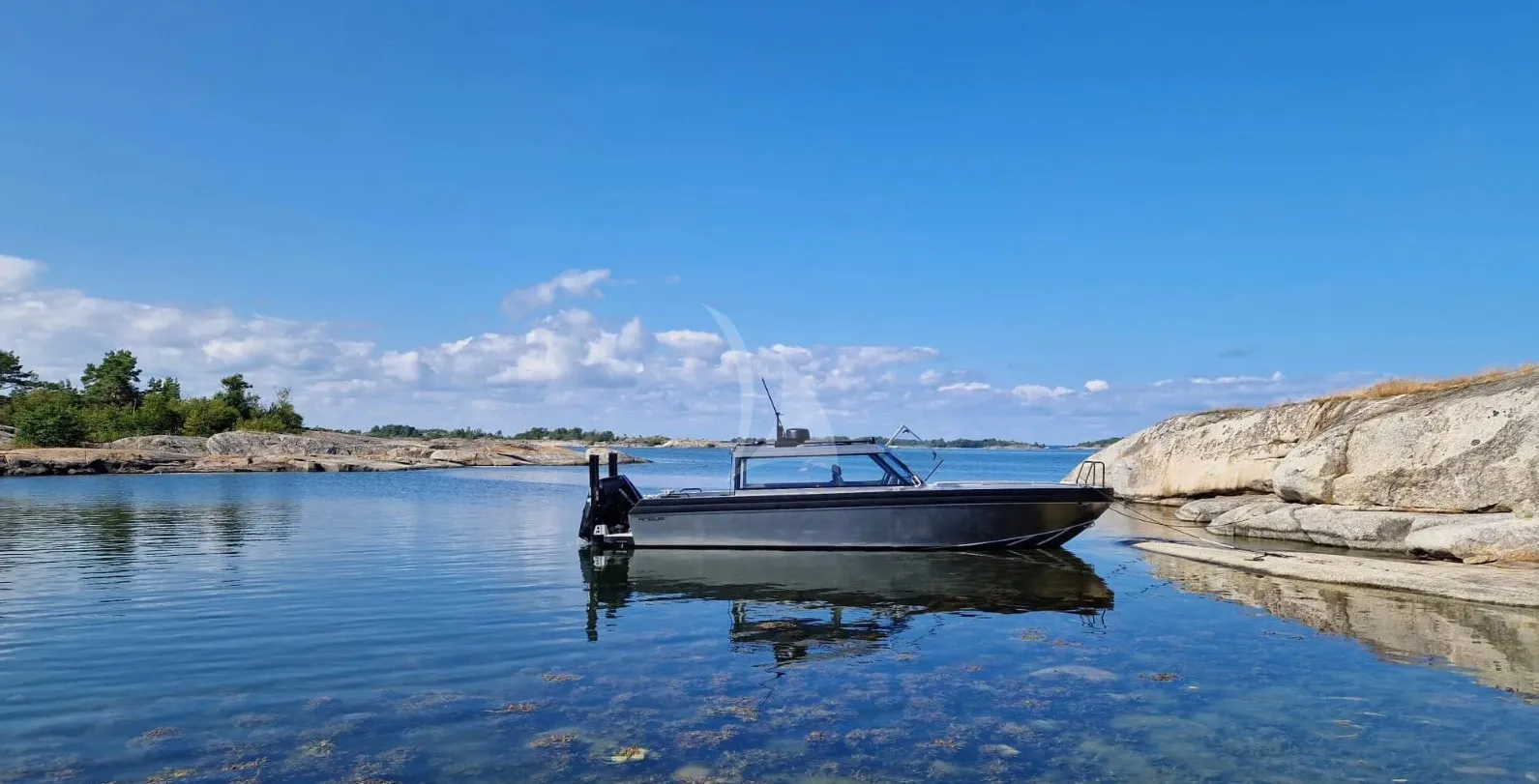 MIRAGE Charter Yacht