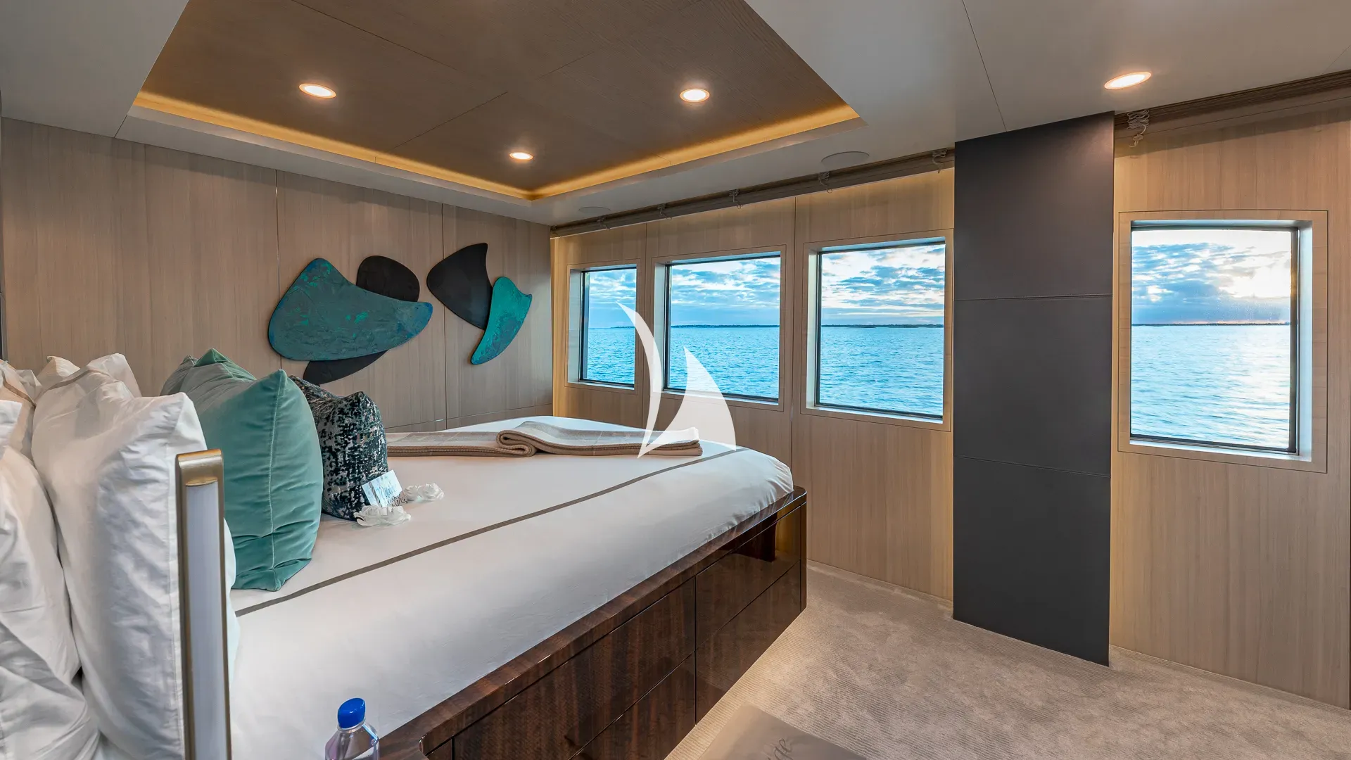 REVERIE Charter Yacht