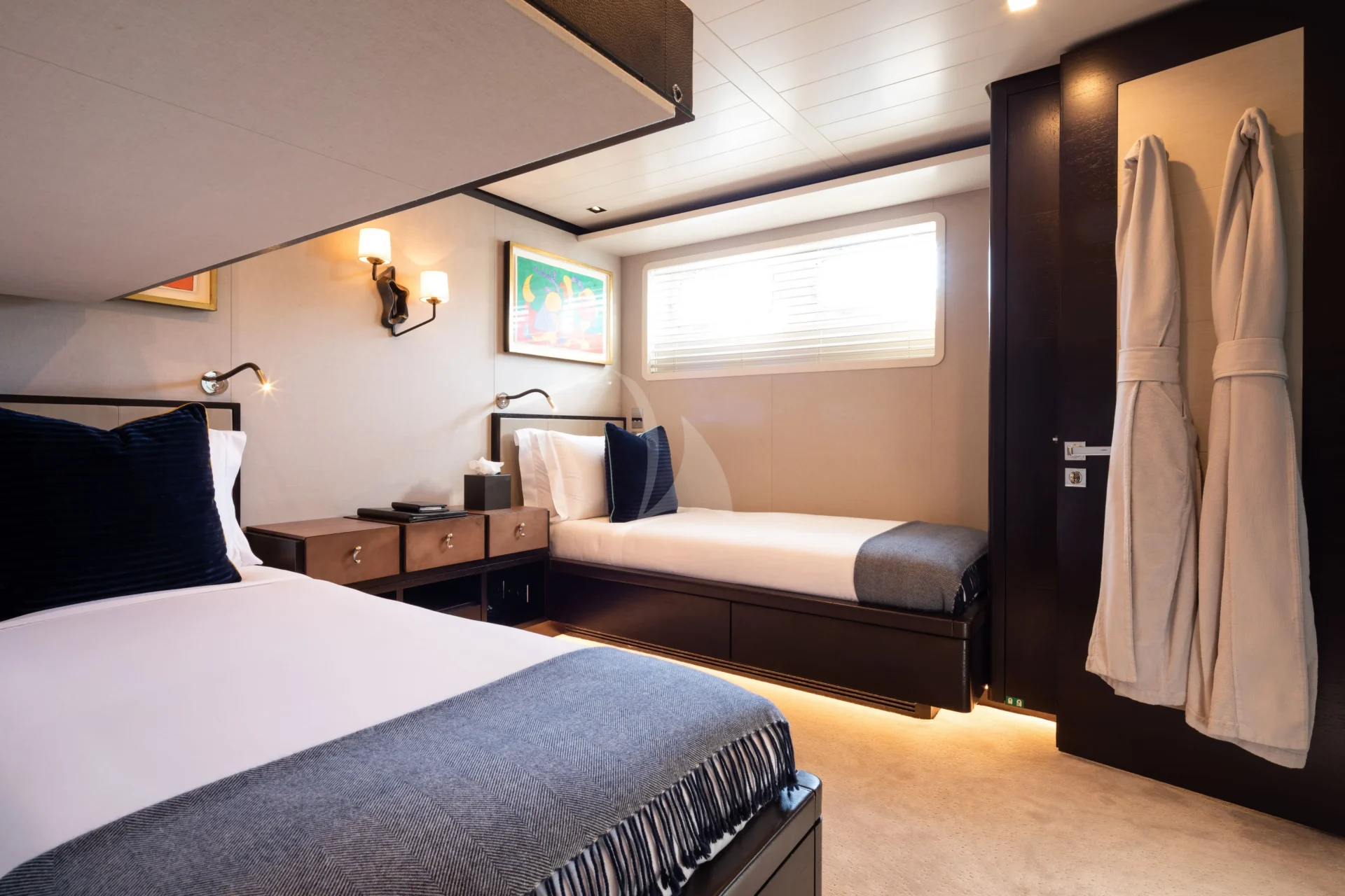 MIRAGE Charter Yacht