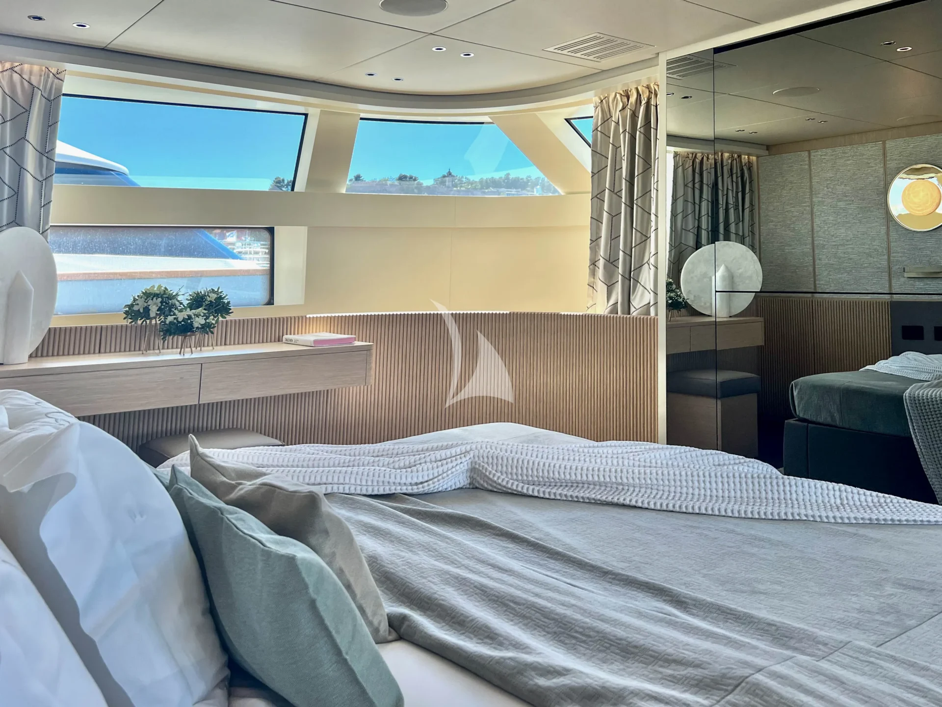 FLORI Charter Yacht