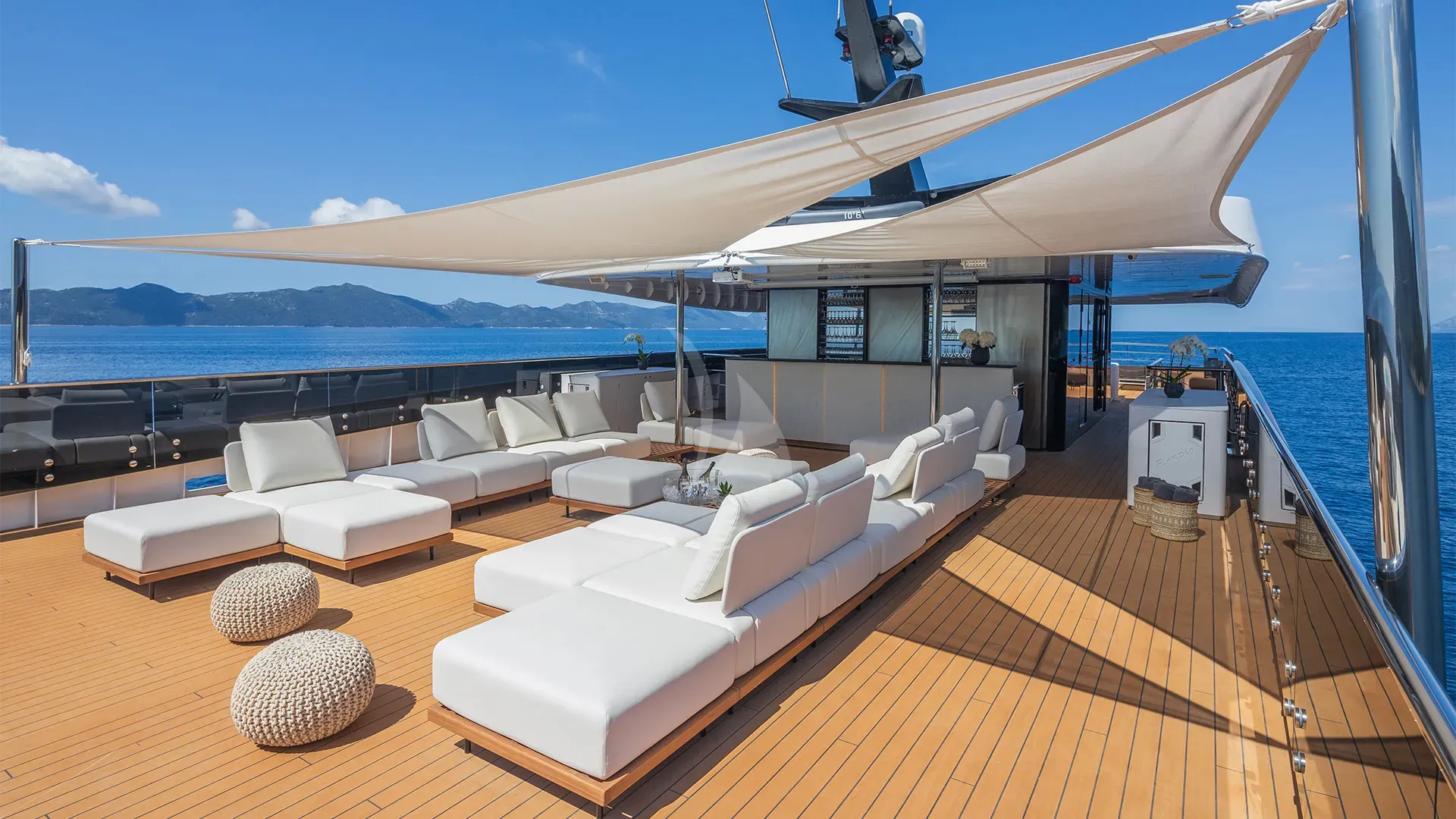 BLACK SWAN Charter Yacht