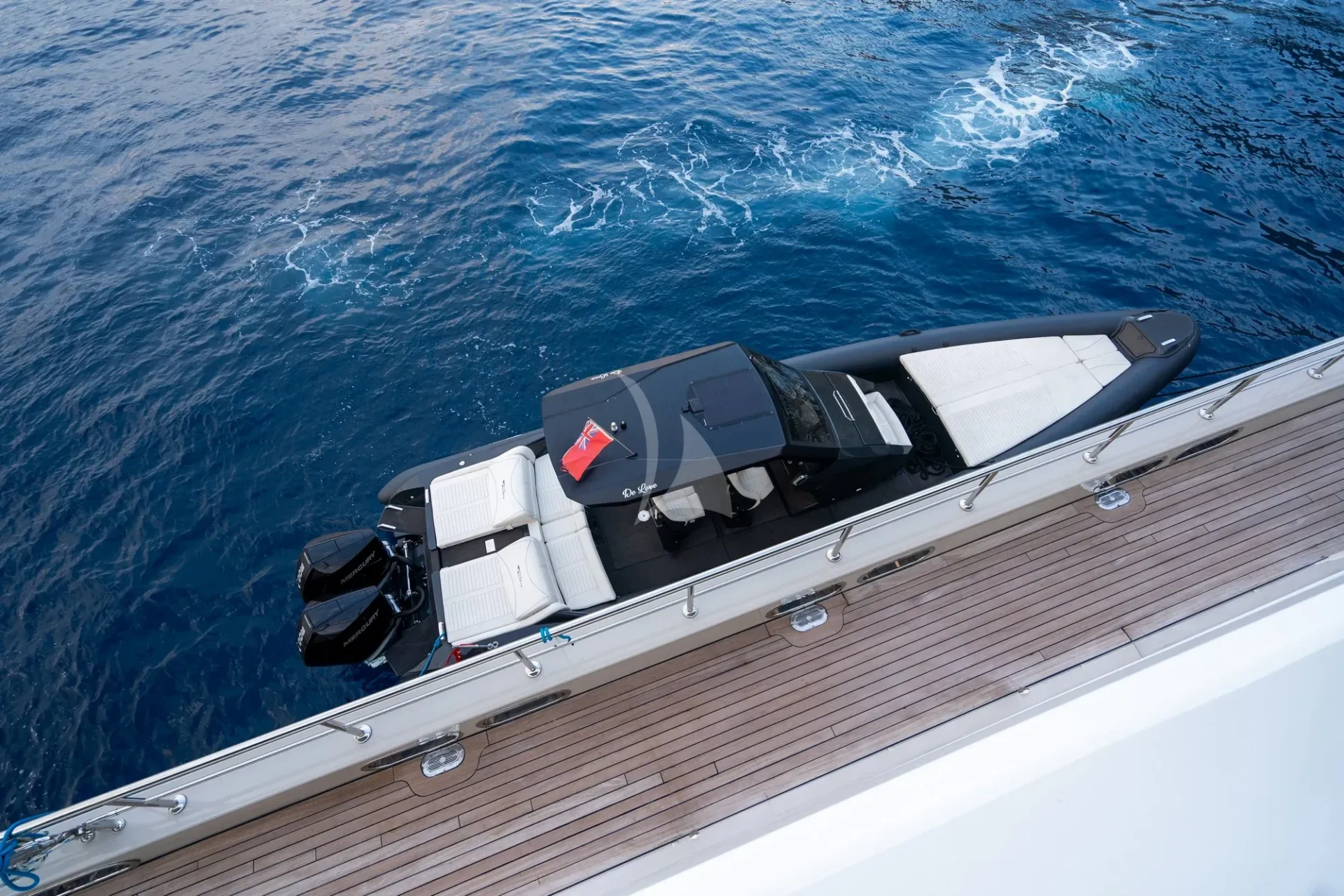 De Love Charter Yacht
