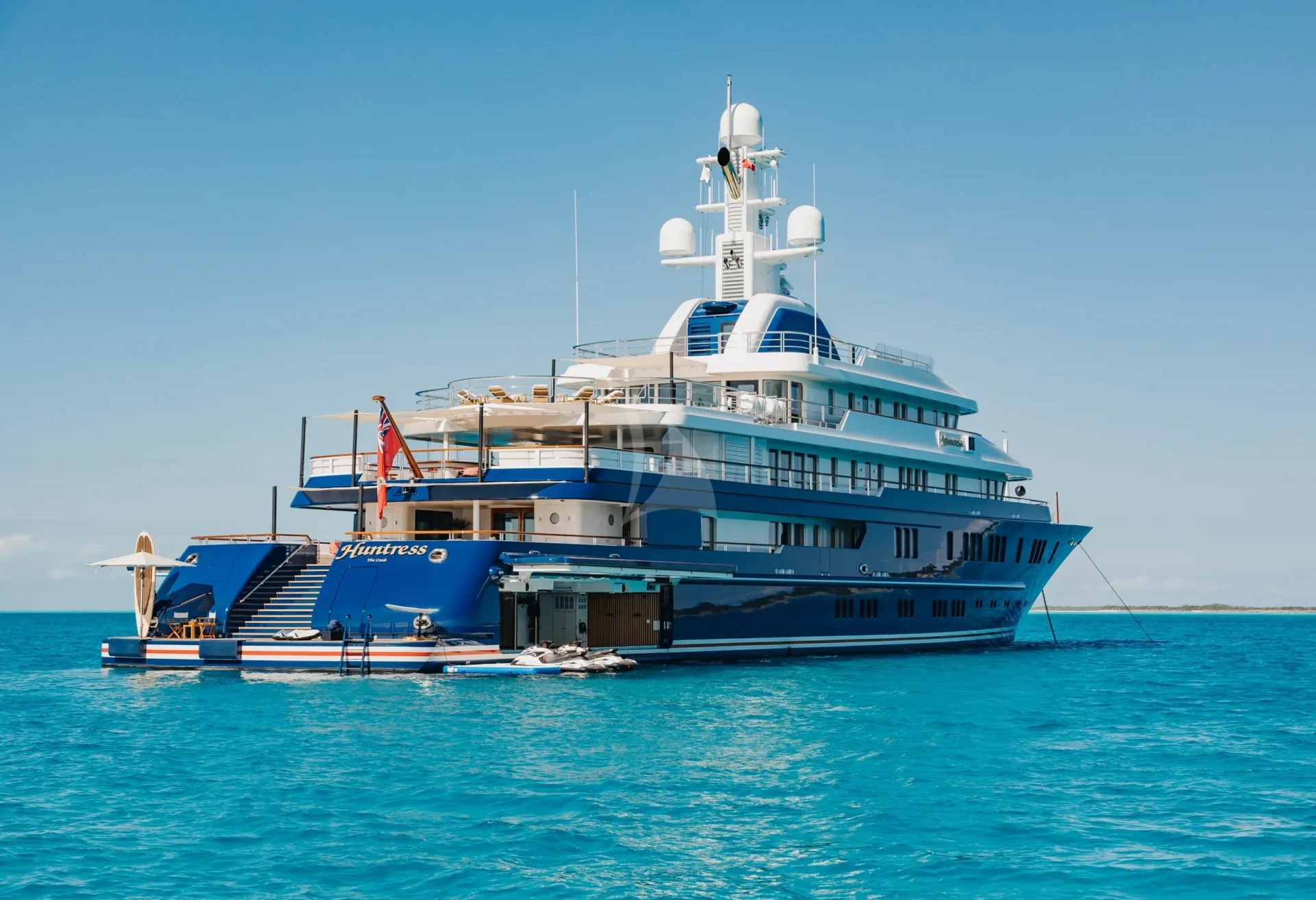 HUNTRESS Charter Yacht