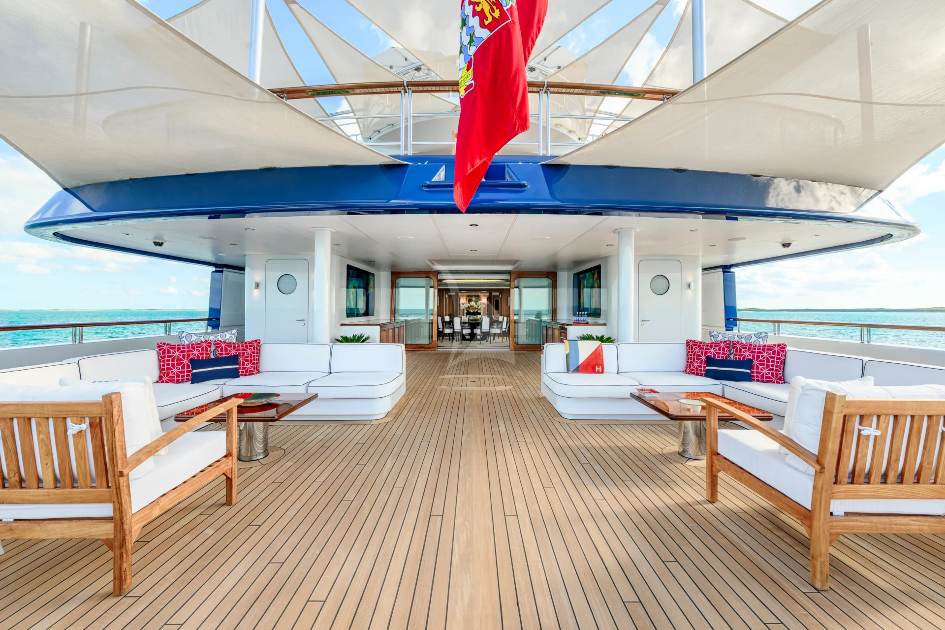 HUNTRESS Charter Yacht