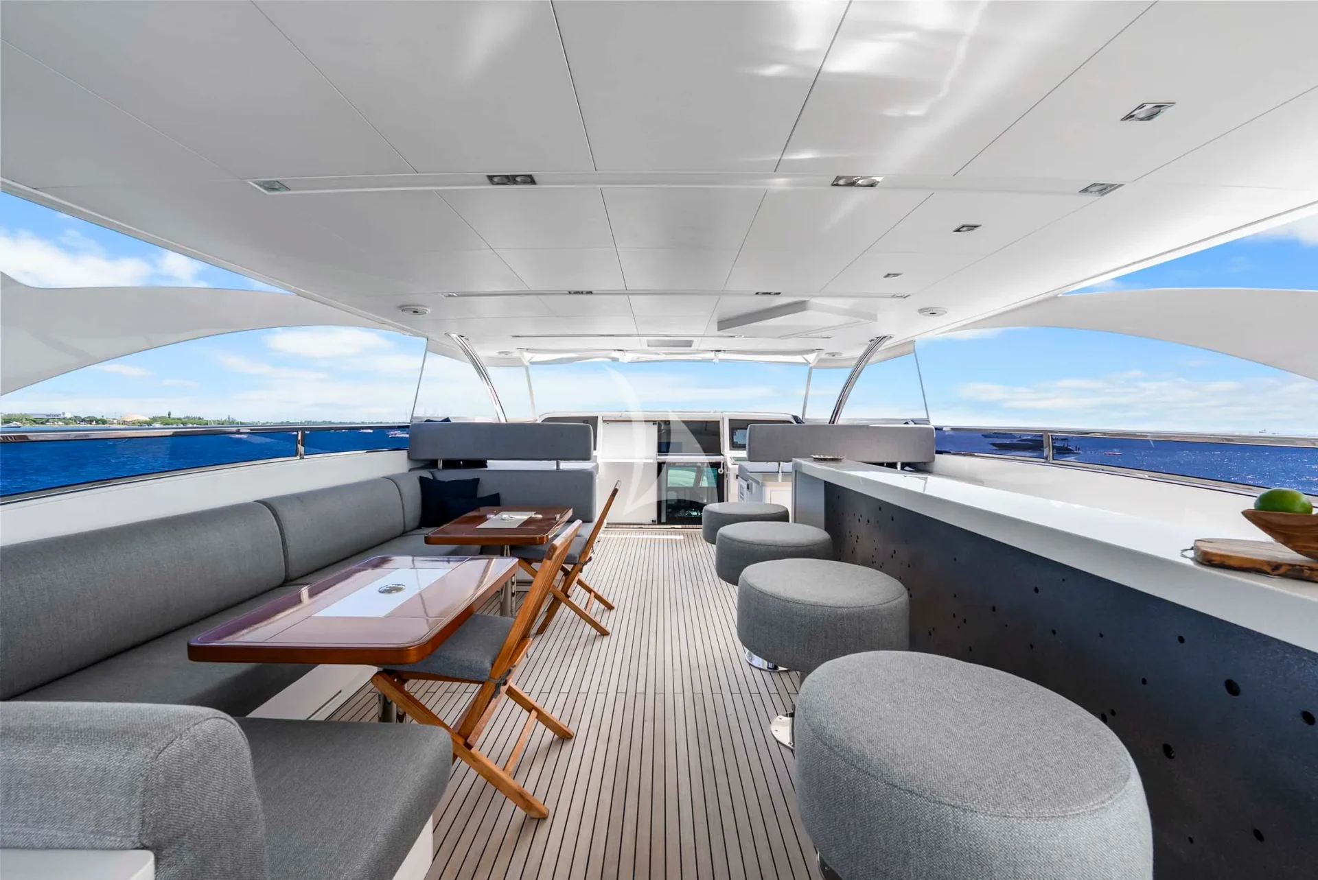 HAPPY HOUR Charter Yacht