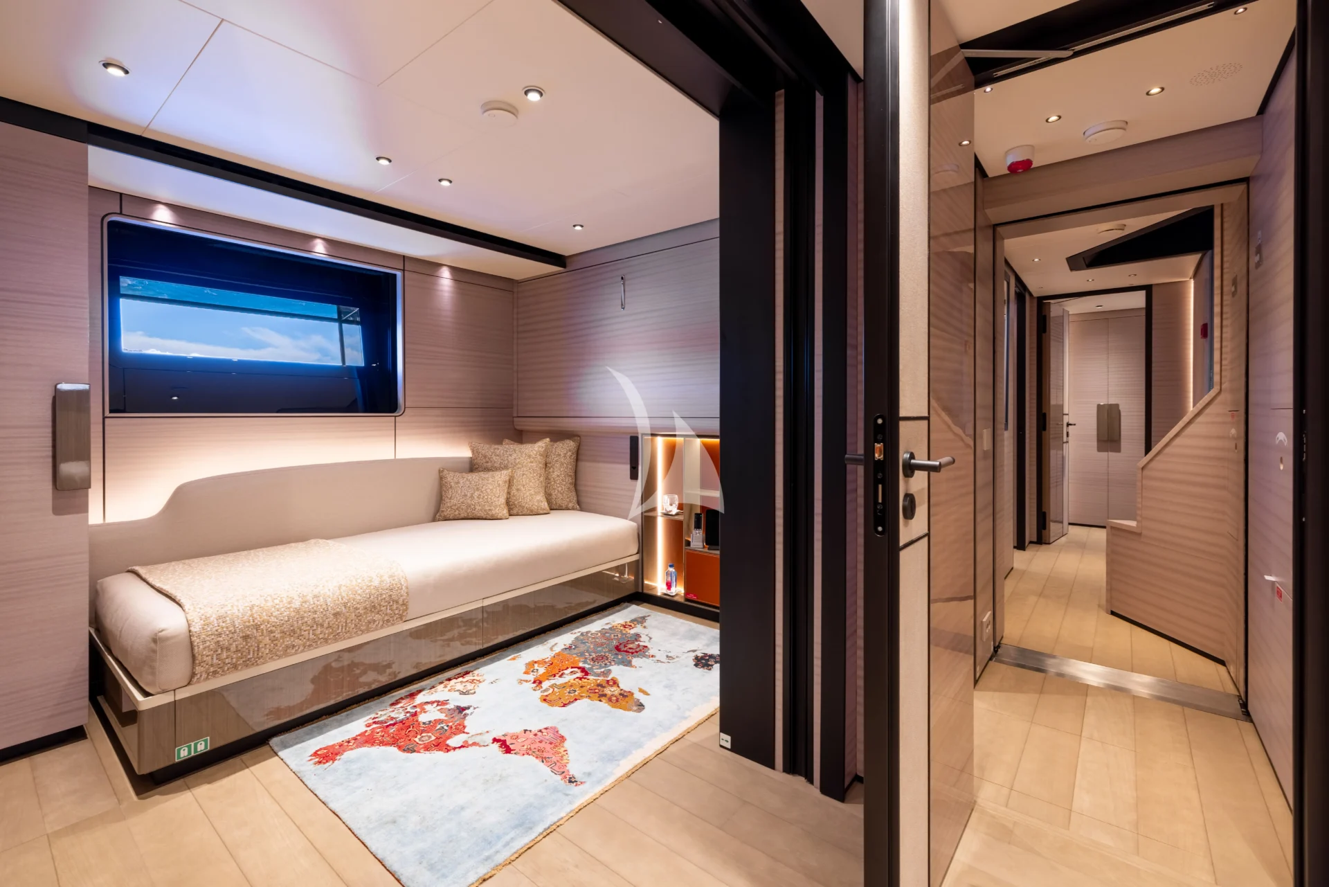 SUI GENERIS Charter Yacht