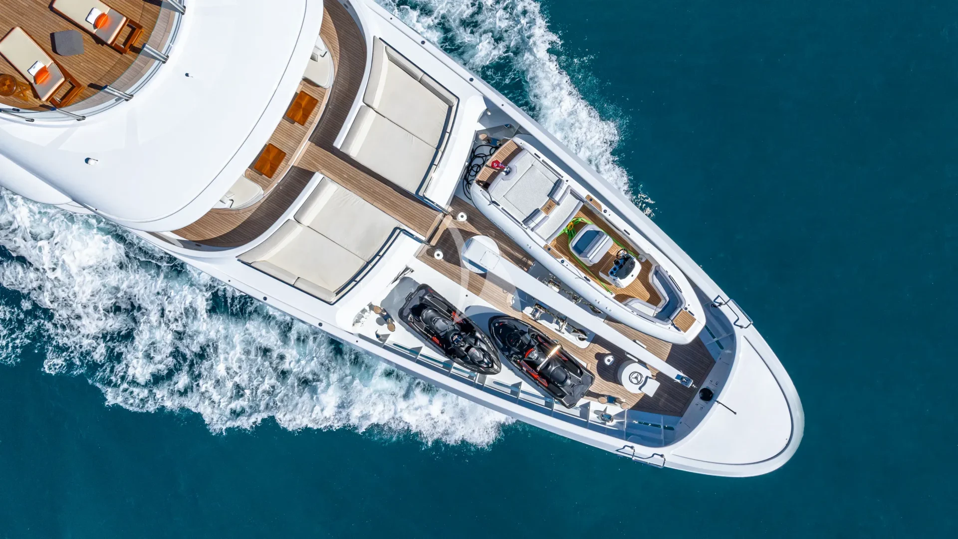 DEEP BLUE Charter Yacht