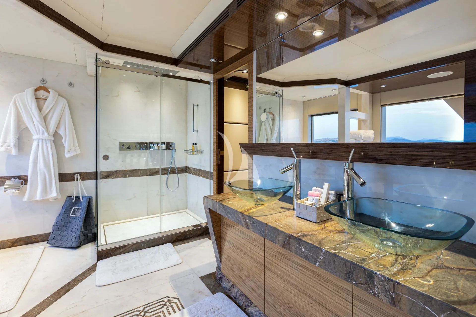 I SEA Charter Yacht