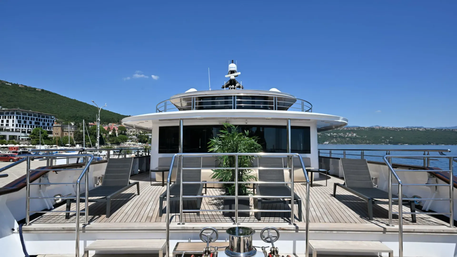 NERA EXCELLENCE Charter Yacht