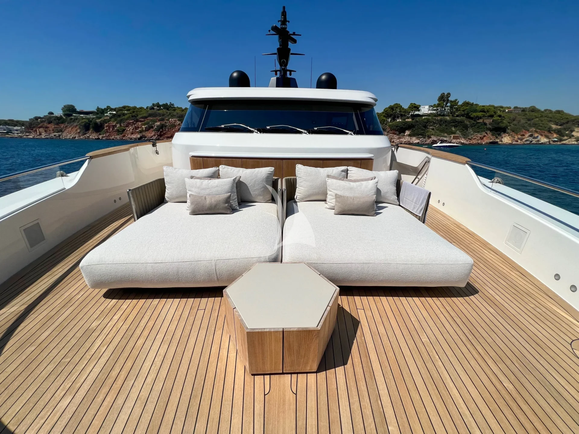 FLORI Charter Yacht