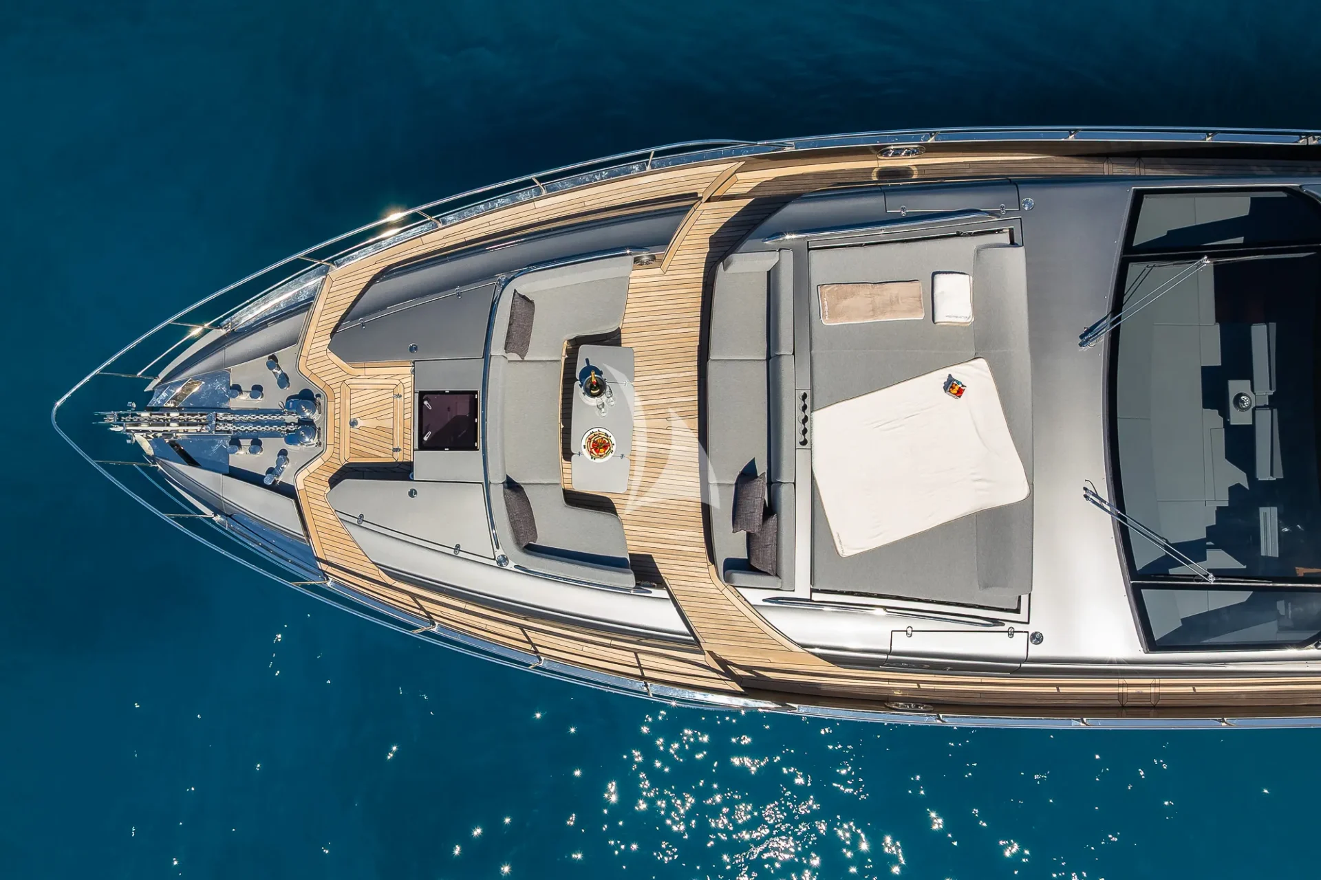 EL MACANN Charter Yacht