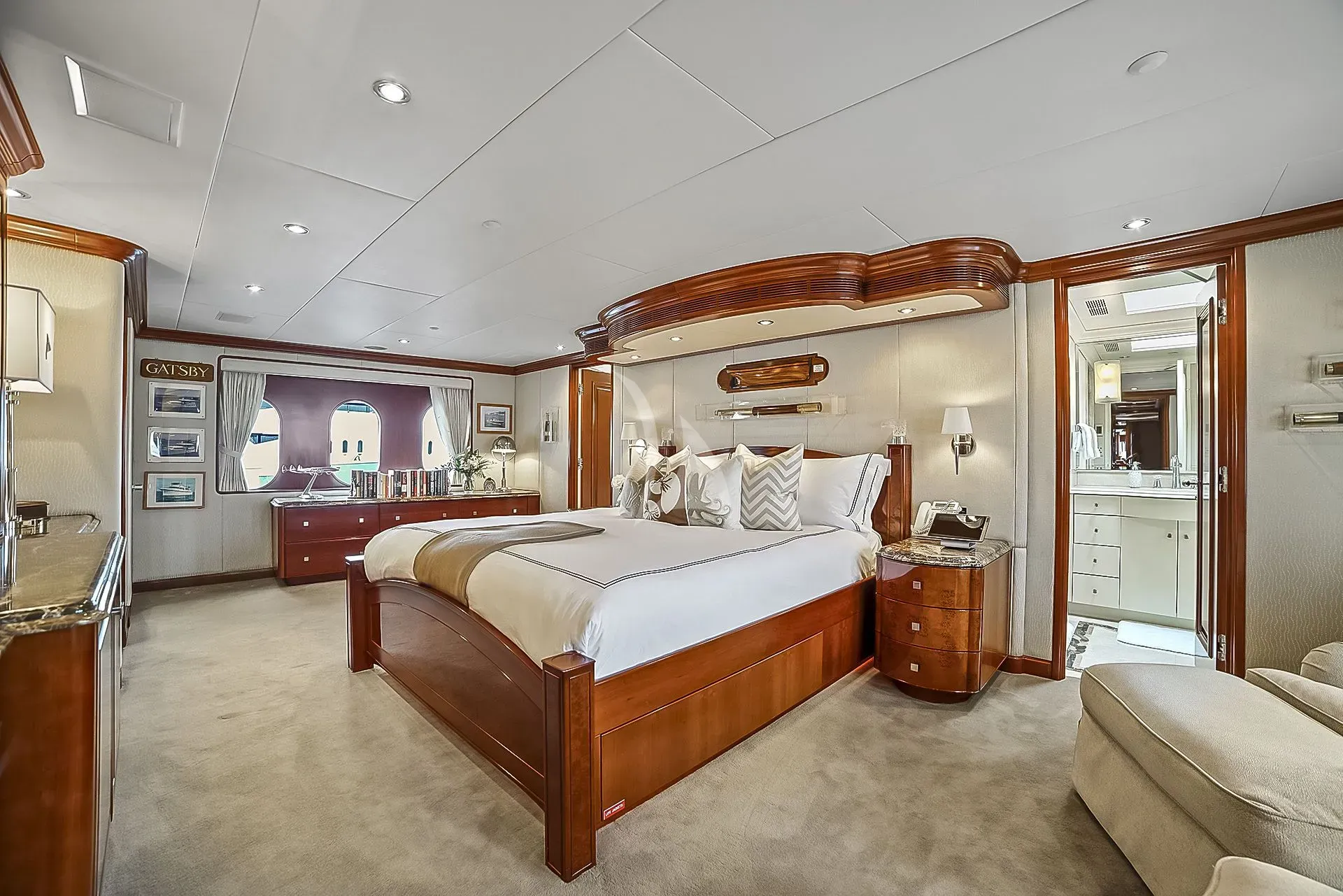 ARTEMIS Charter Yacht