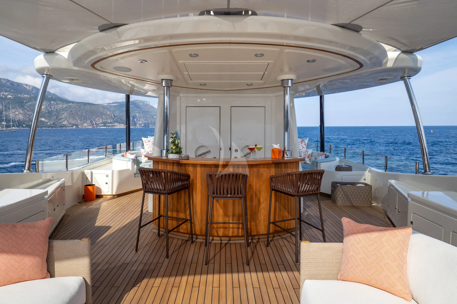 HANA Charter Yacht