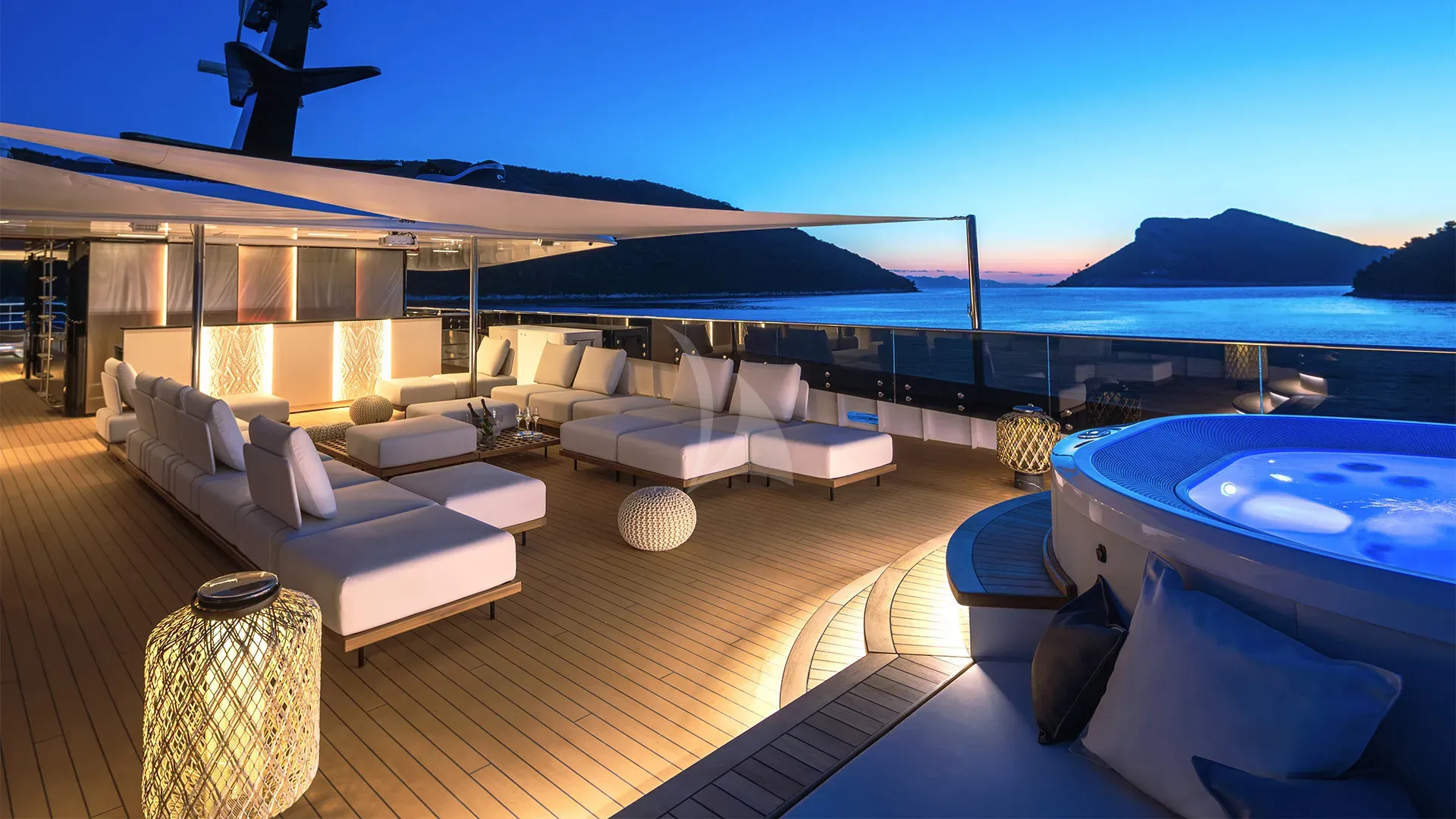 BLACK SWAN Charter Yacht