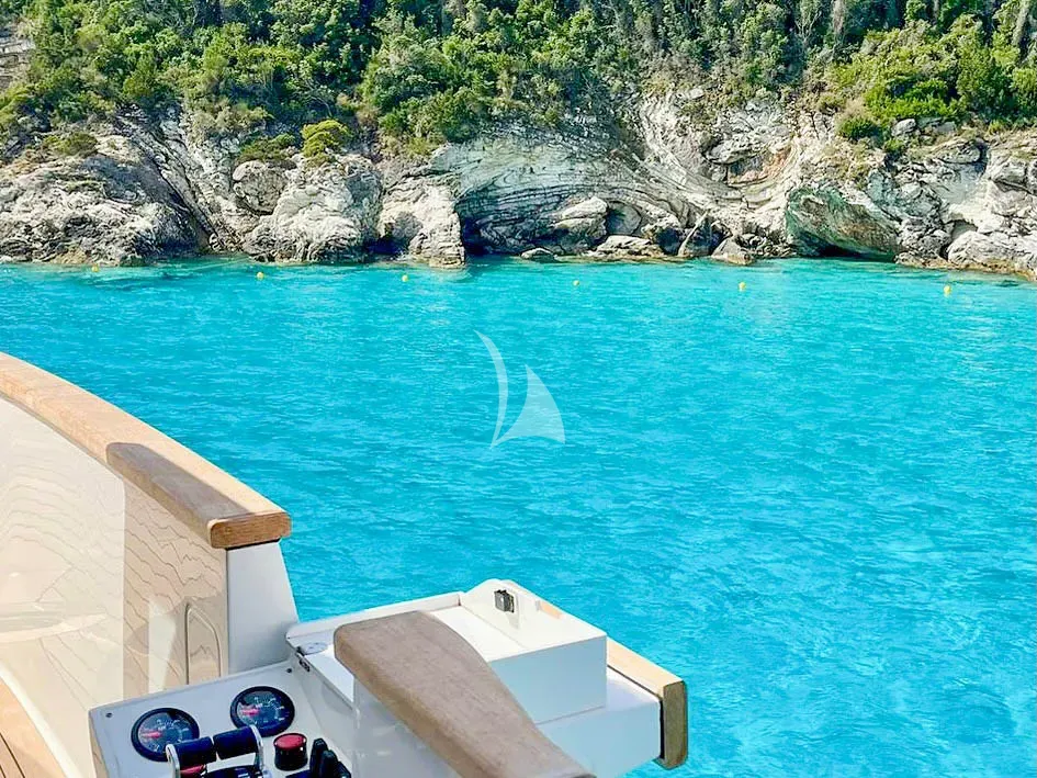 FLORI Charter Yacht