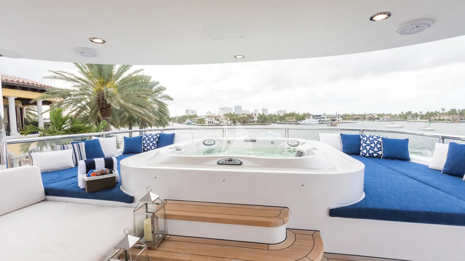 TANZANITE Charter Yacht