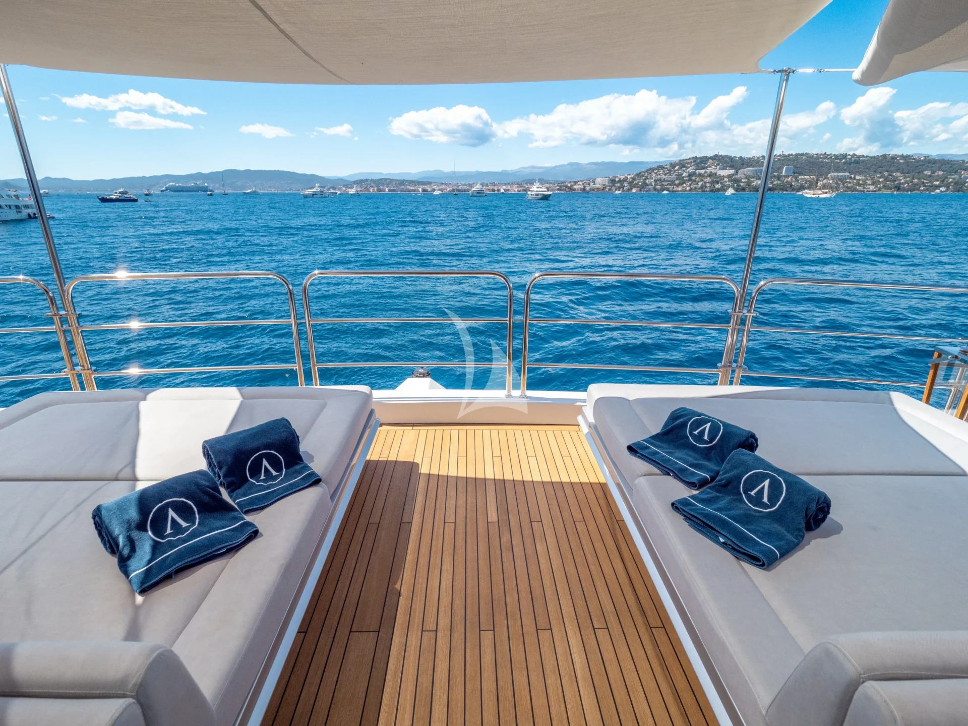 ARADOS Charter Yacht