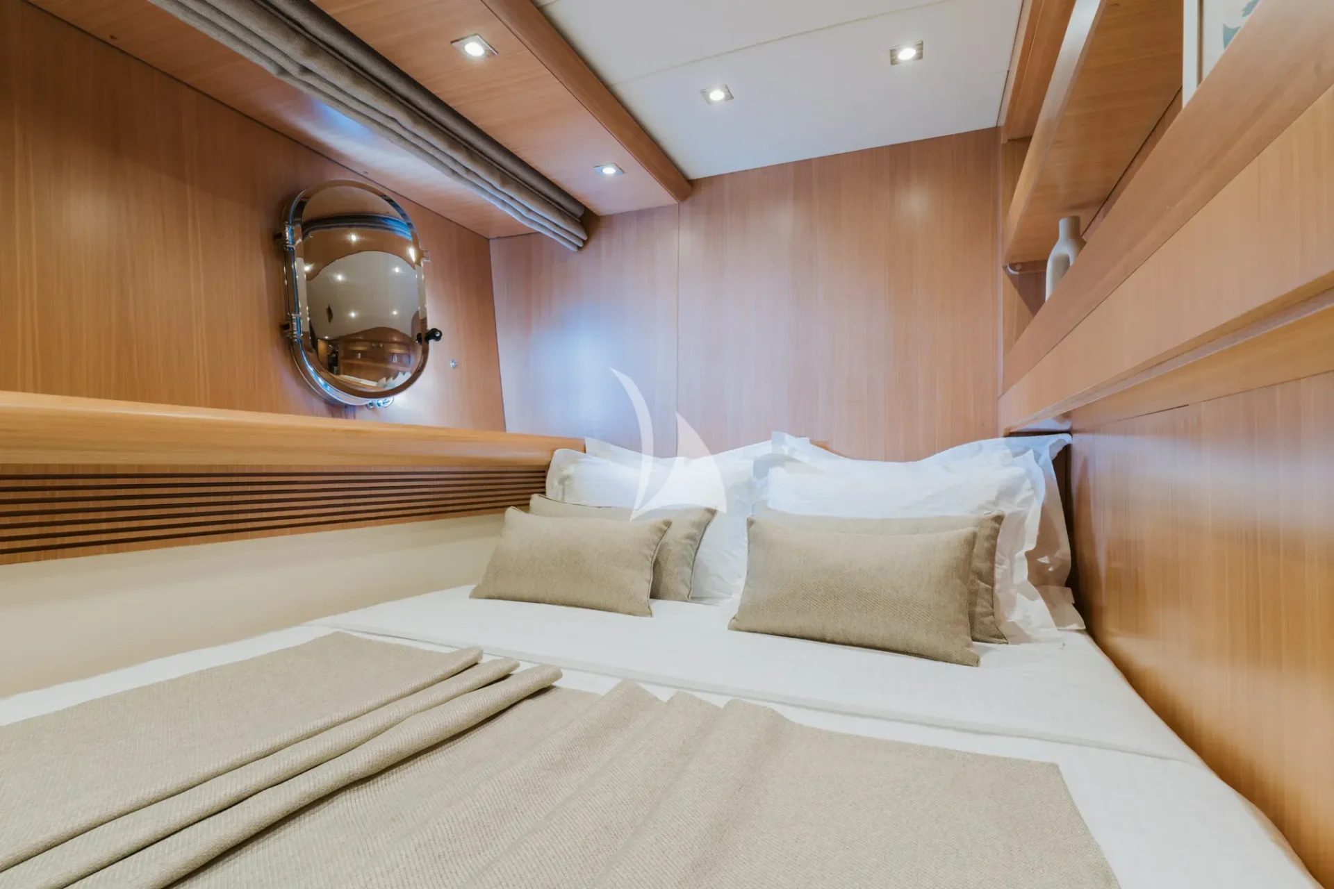 Cynthia Charter Yacht