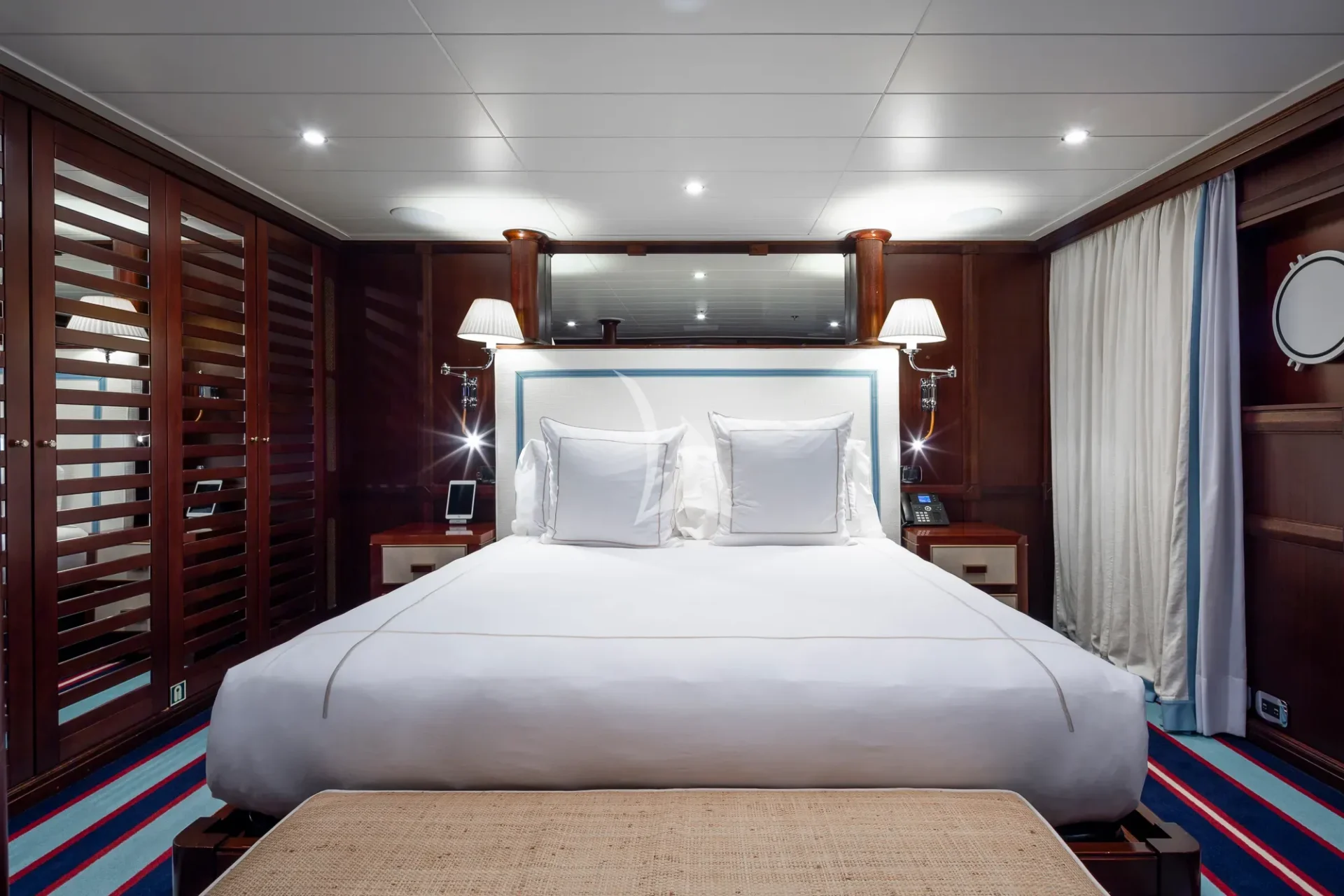 FORCE BLUE Charter Yacht