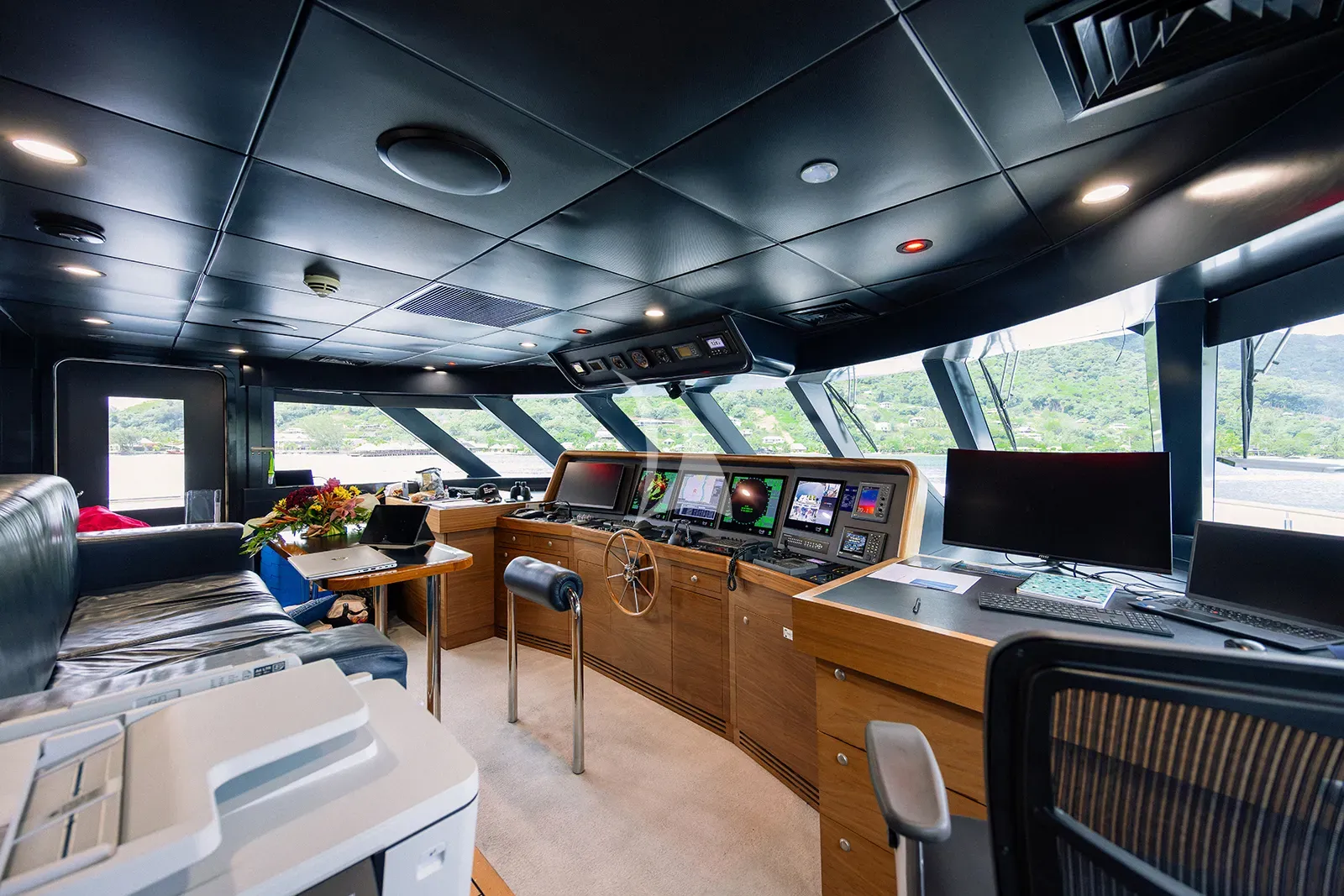 BIG SKY Charter Yacht