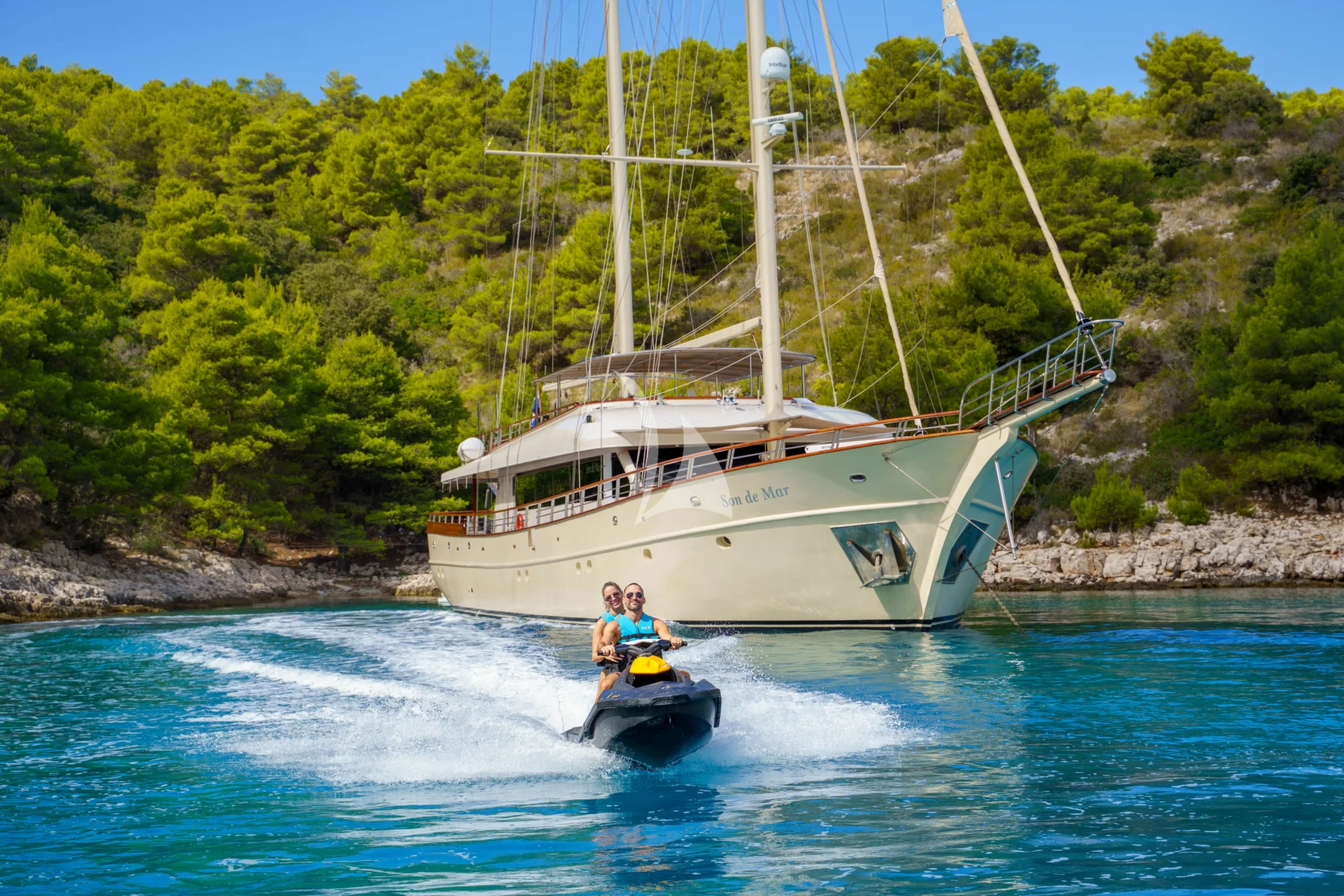 SON DE MAR Charter Yacht
