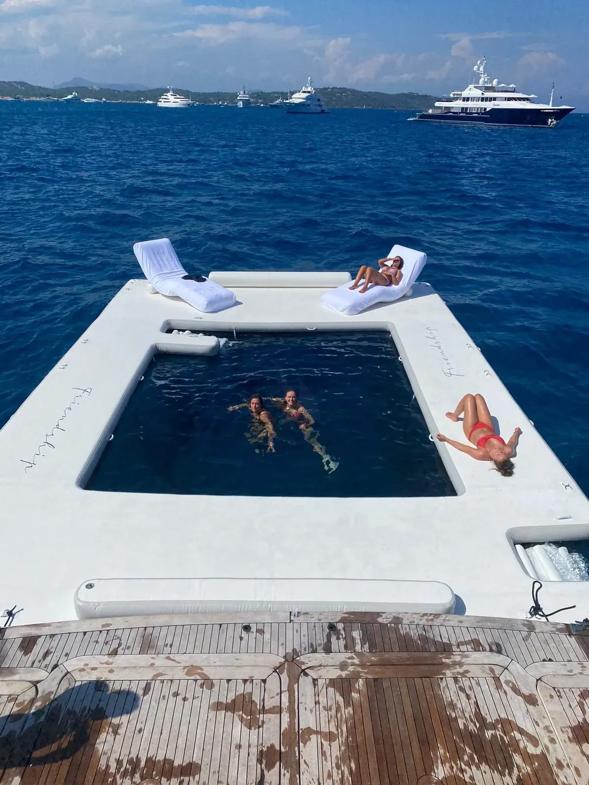 FRIENDSHIP Charter Yacht