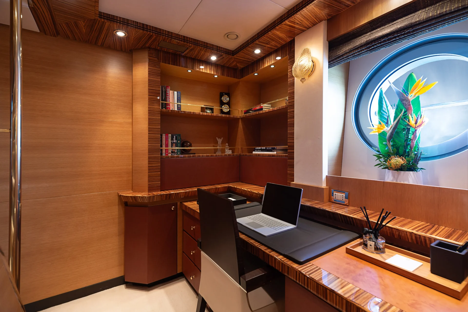 HOKULANI Charter Yacht