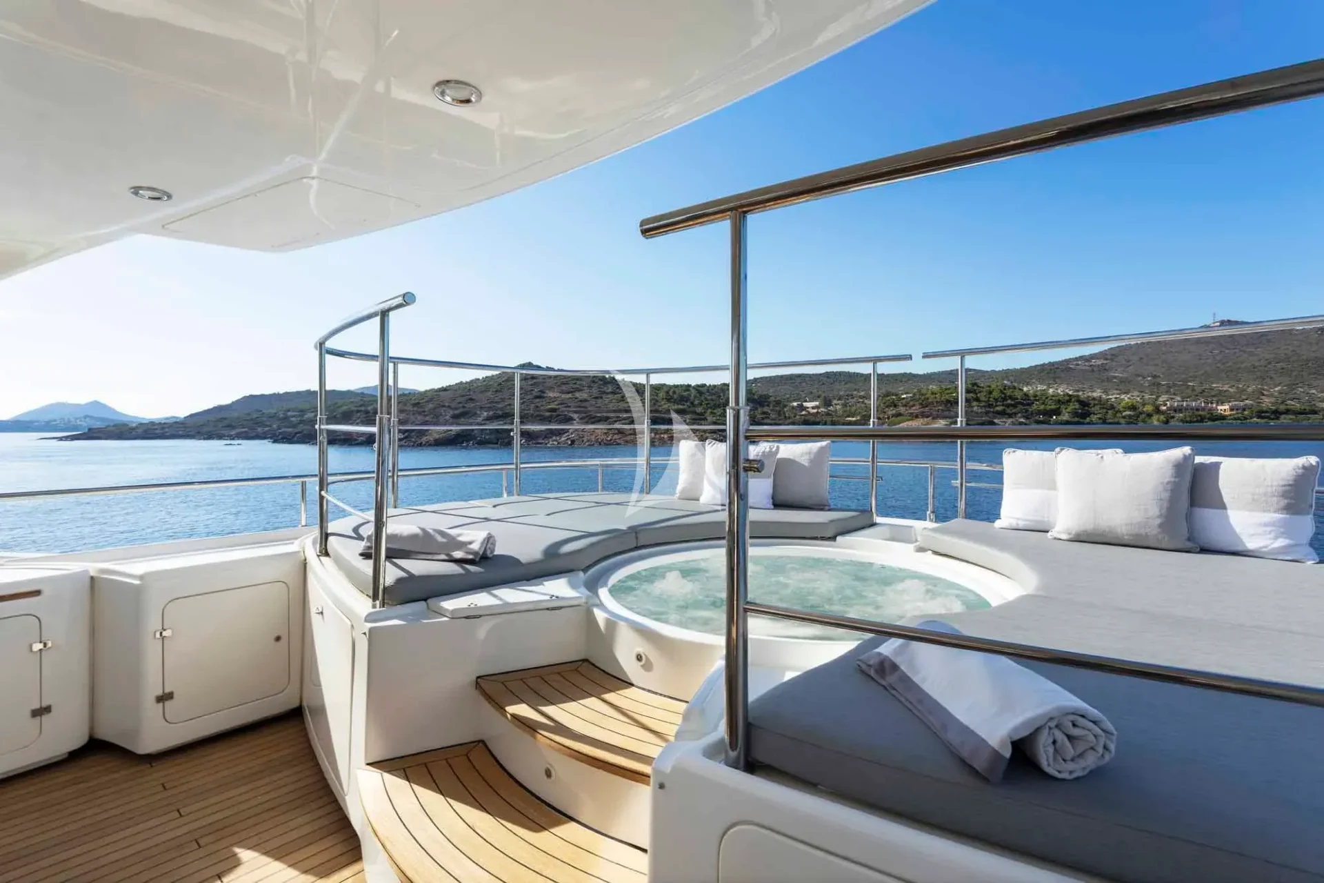 PARADISE Charter Yacht