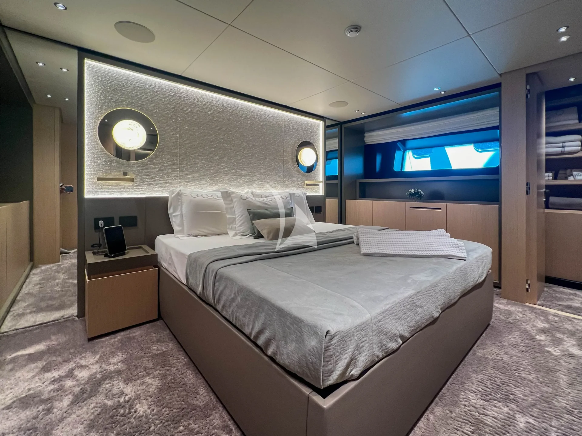 FLORI Charter Yacht