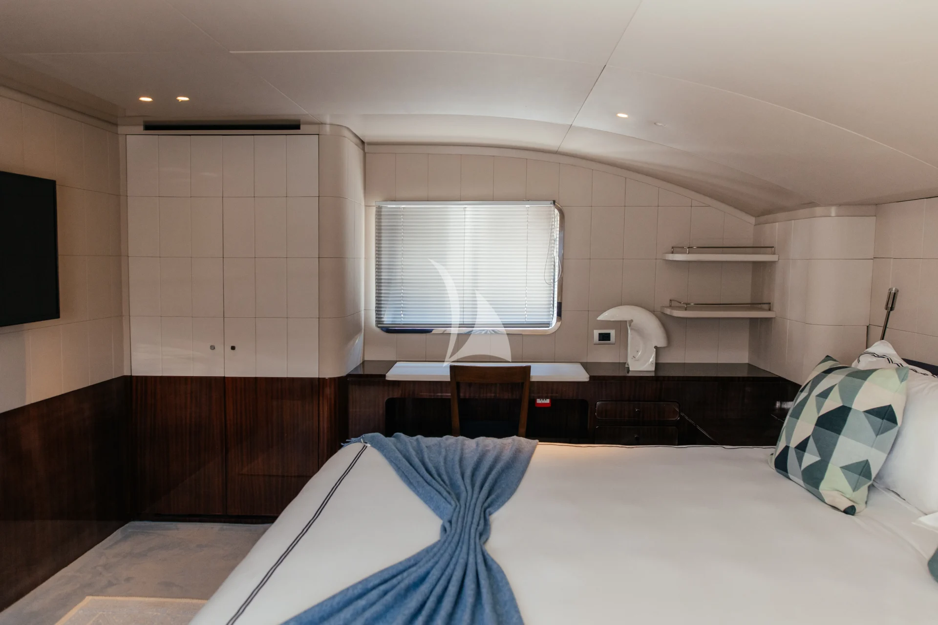 LADY IN BLUE Charter Yacht