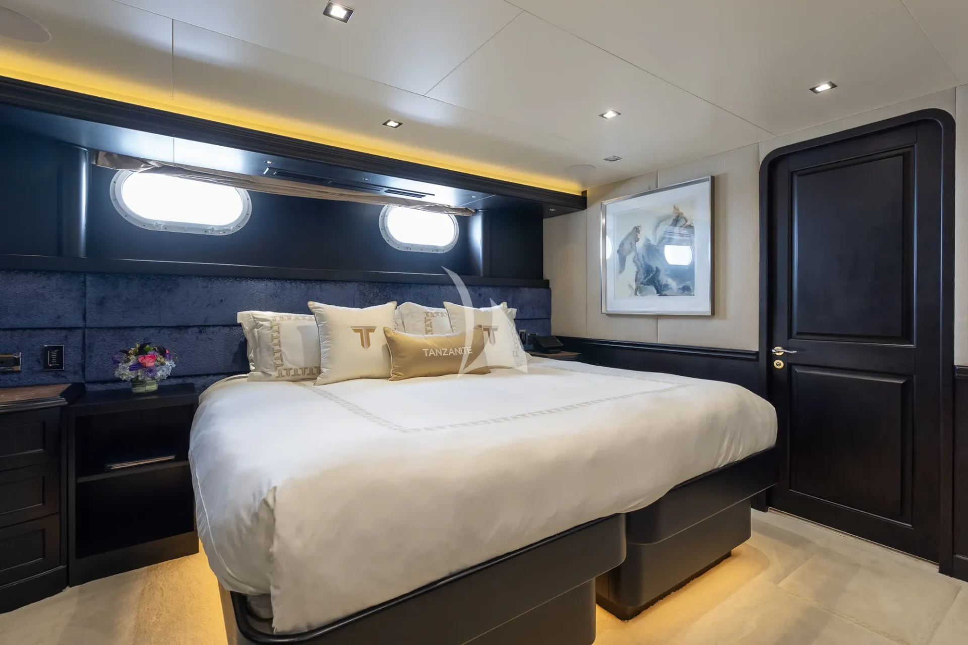 TANZANITE Charter Yacht