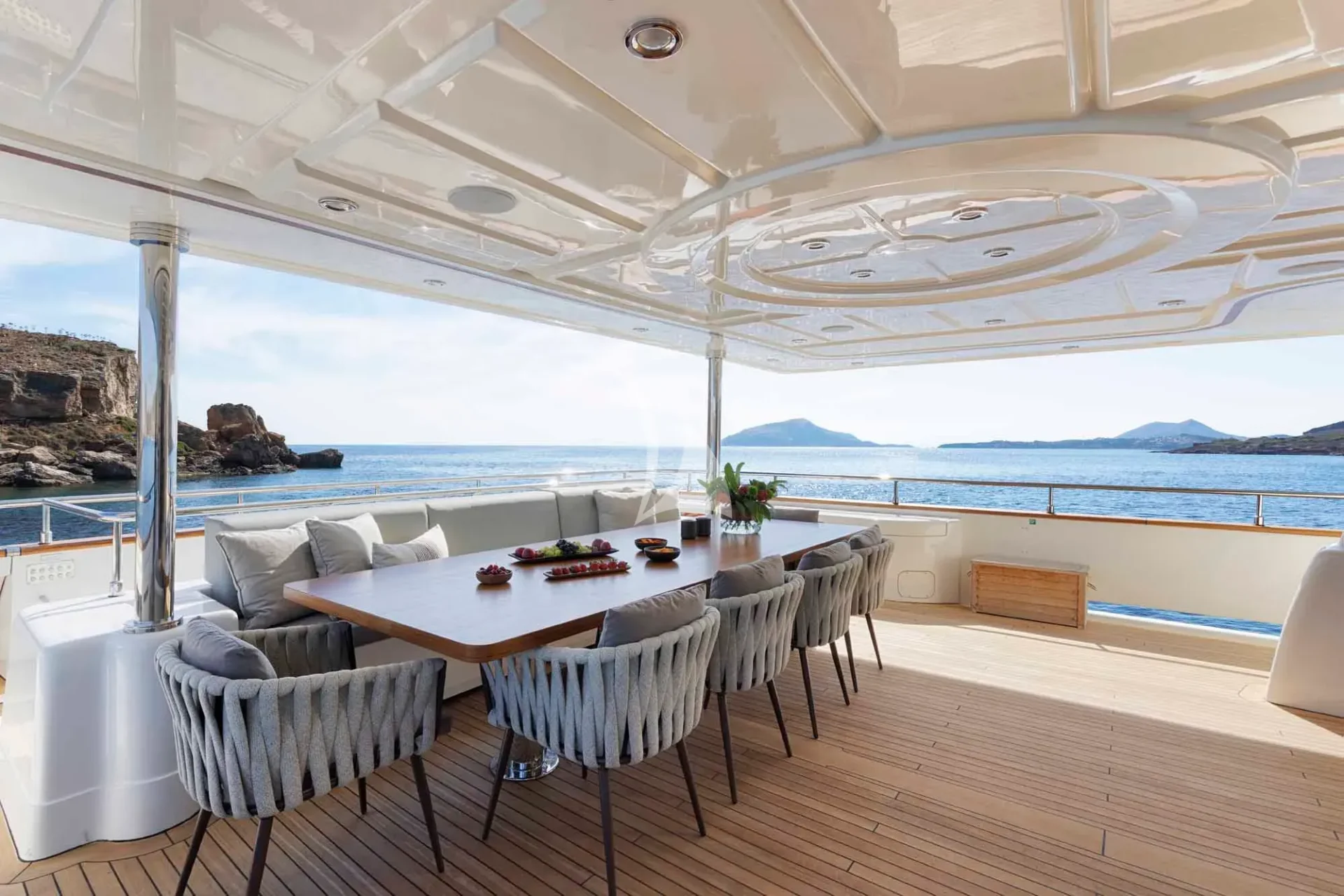 PARADISE Charter Yacht