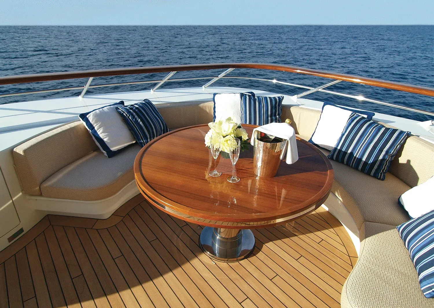 LADY DEE Charter Yacht