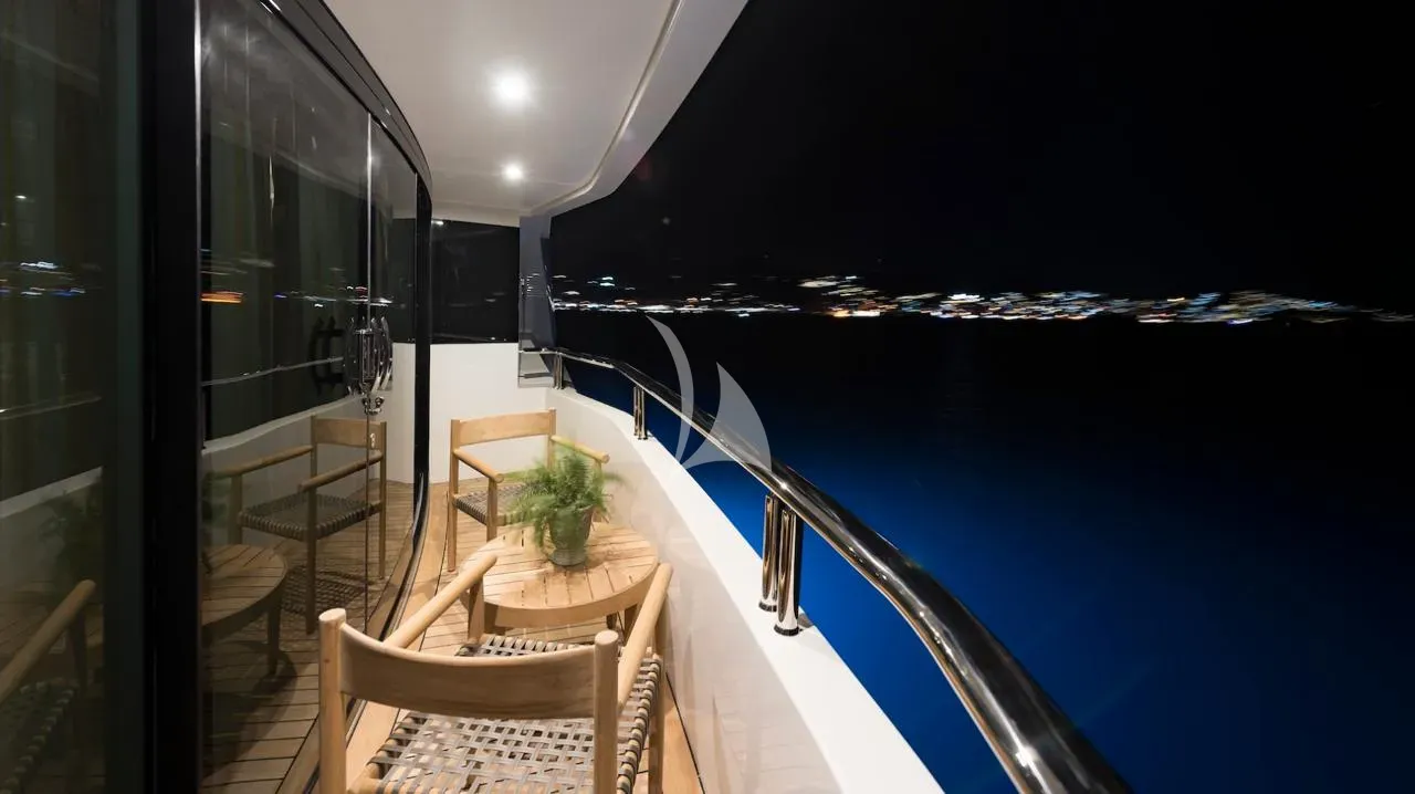 LIQUID SKY Charter Yacht