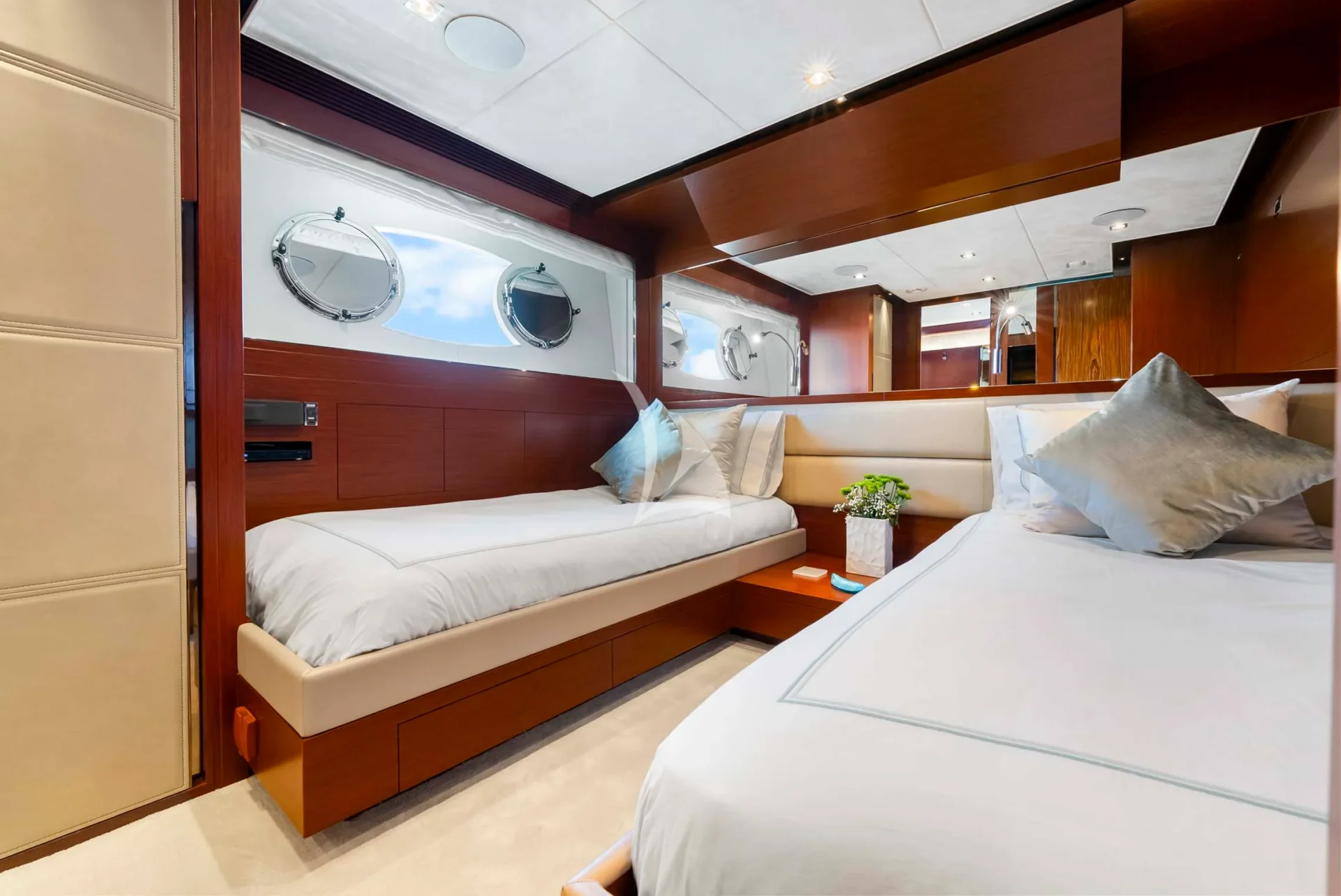 HAPPY HOUR Charter Yacht