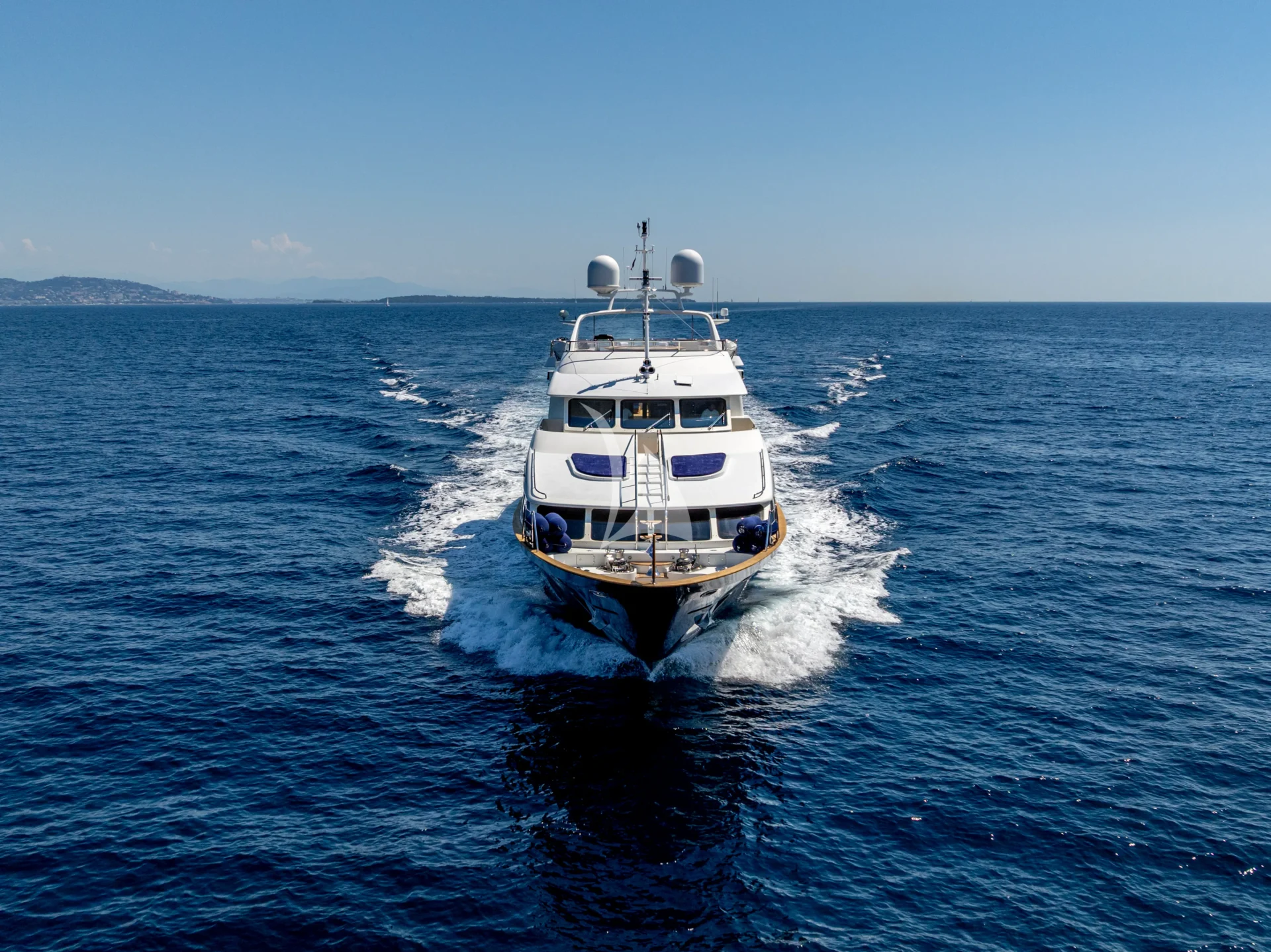 SEA BLUEZ Charter Yacht