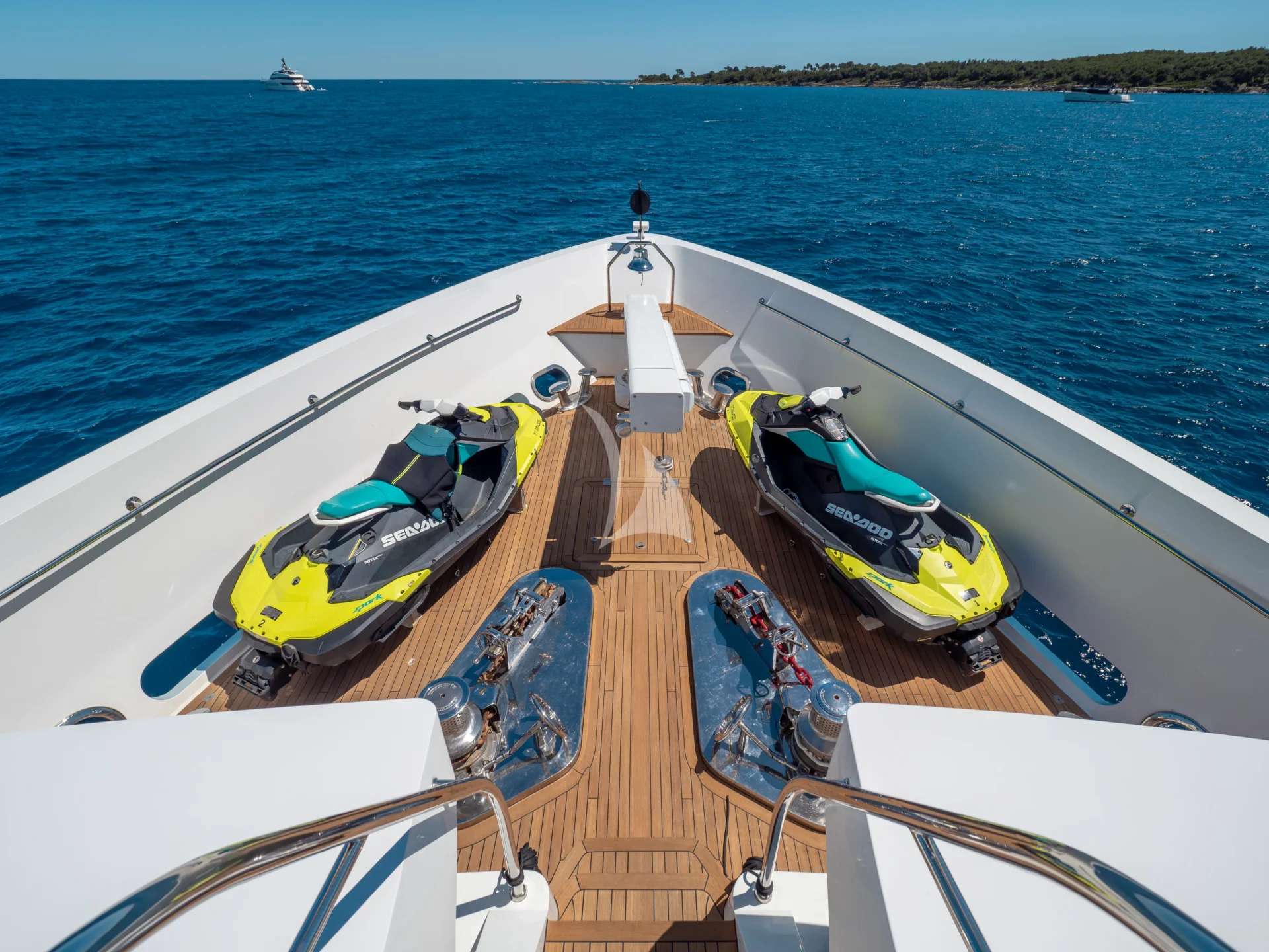 ARADOS Charter Yacht