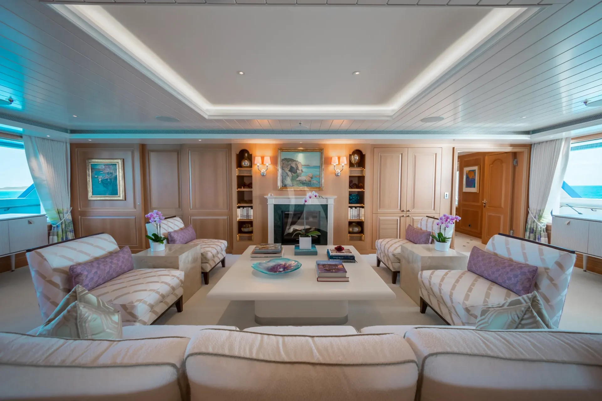 HUNTRESS Charter Yacht