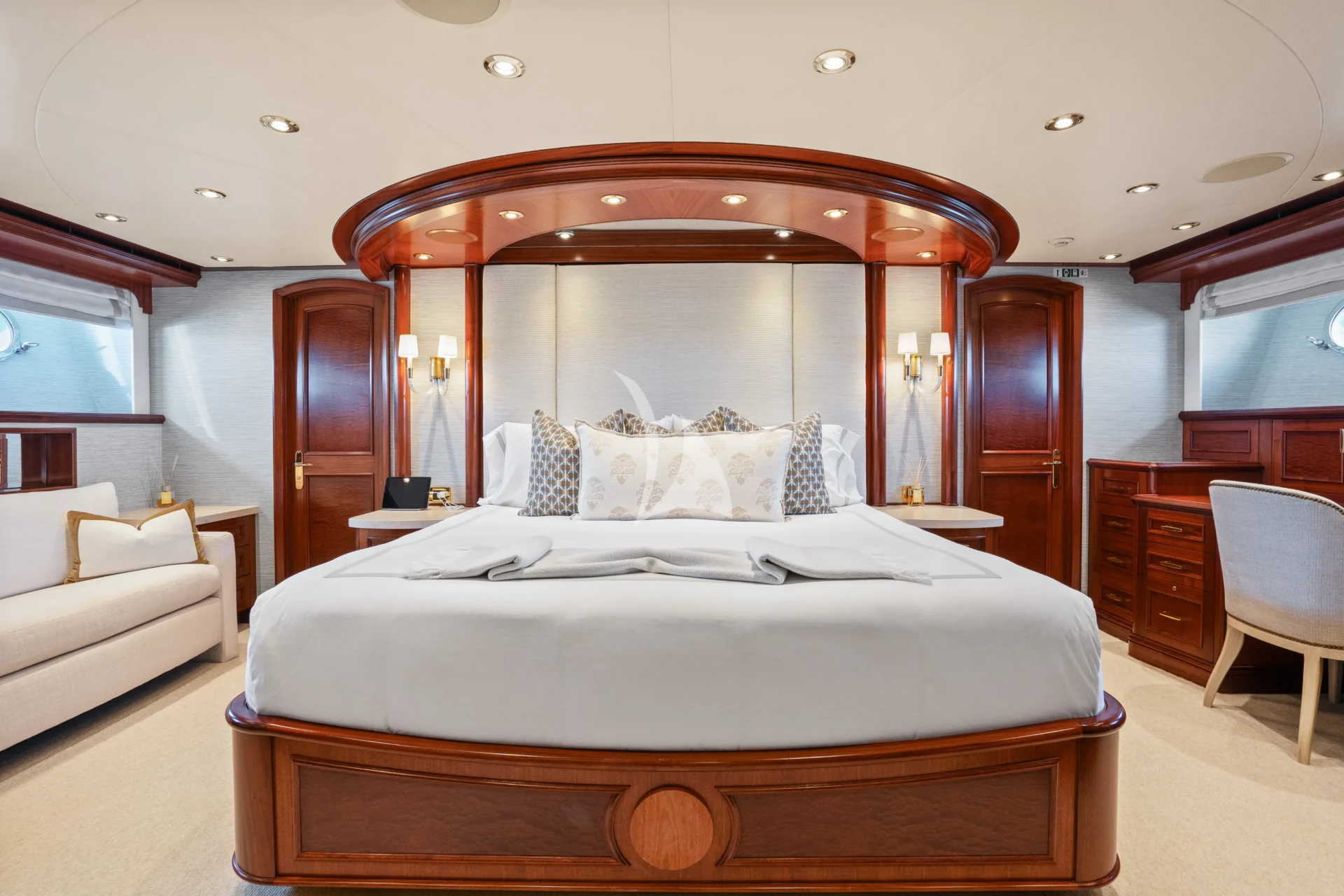 RISK & REWARD Charter Yacht