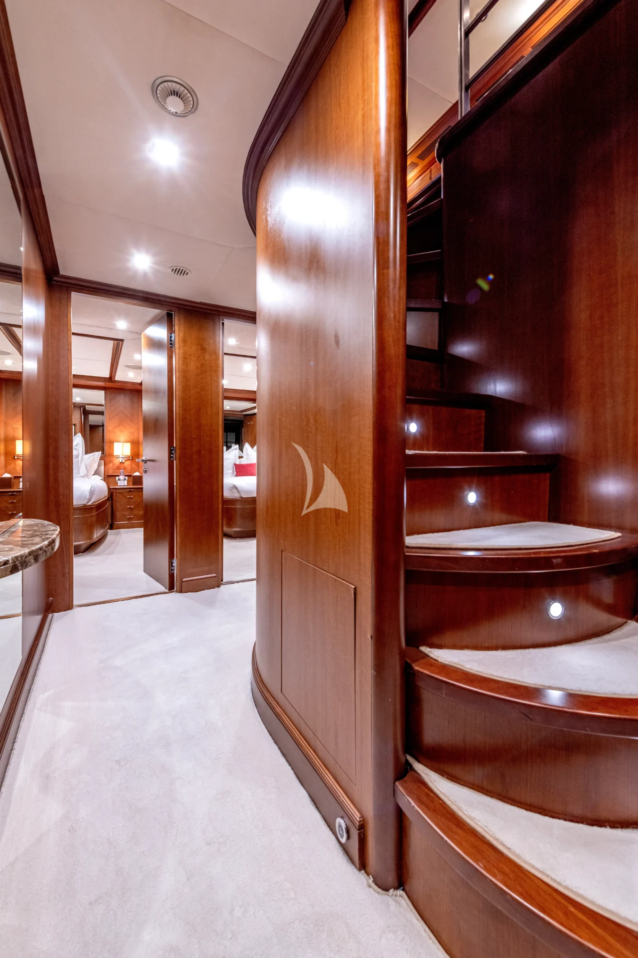 SEA BLUEZ Charter Yacht