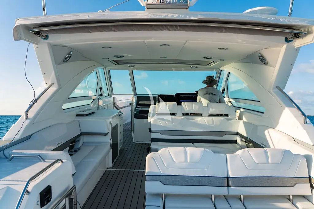 OCEAN CLUB Charter Yacht