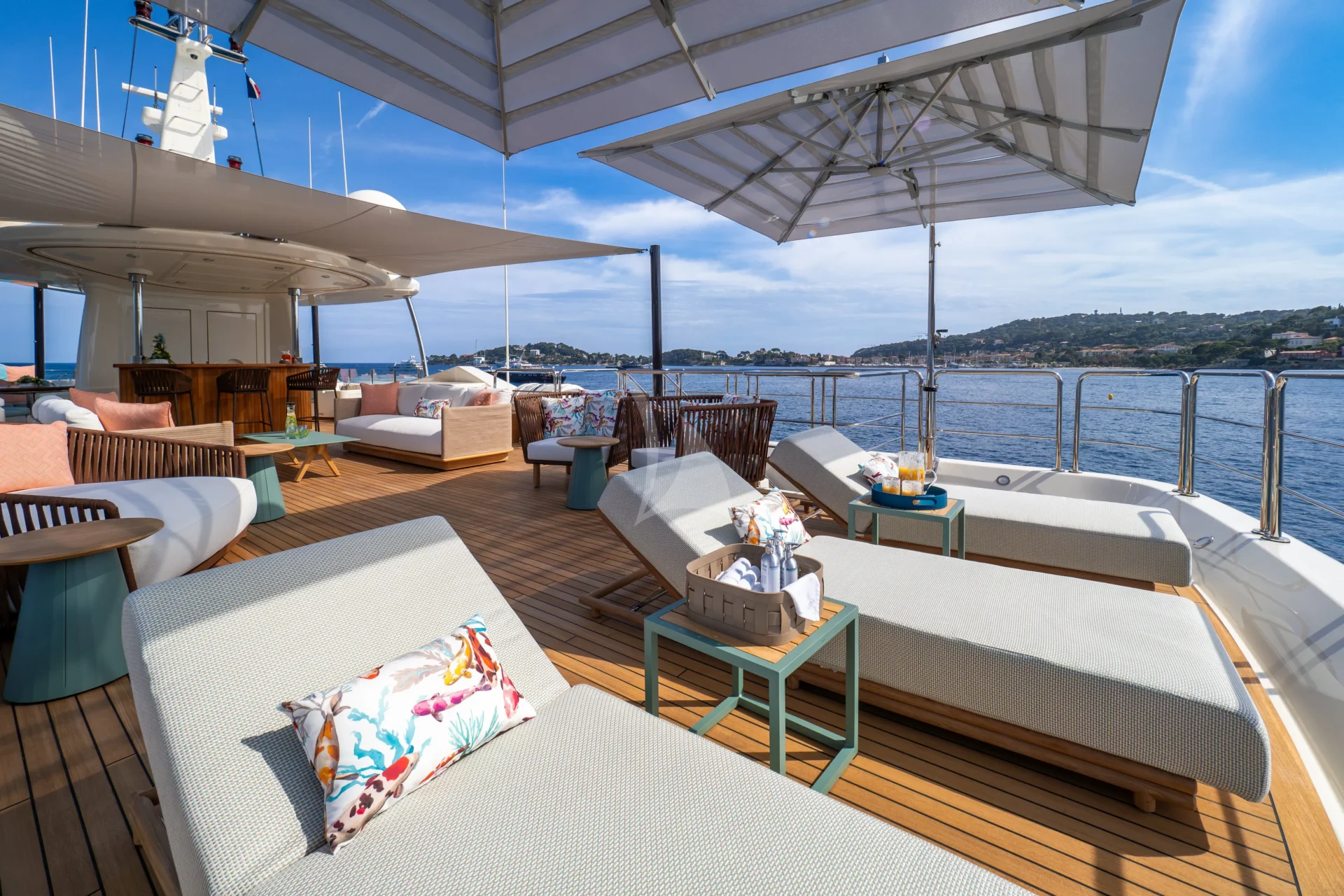 HANA Charter Yacht