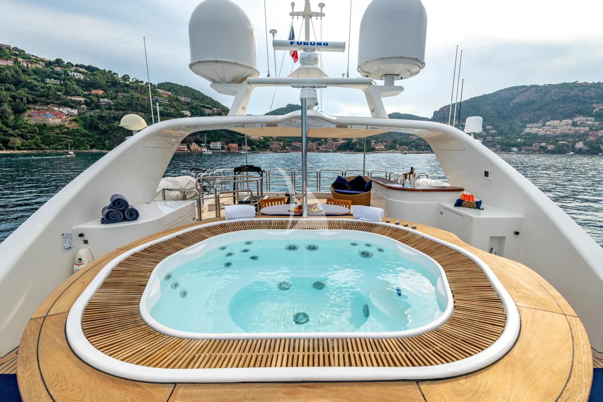 SEA BLUEZ Charter Yacht
