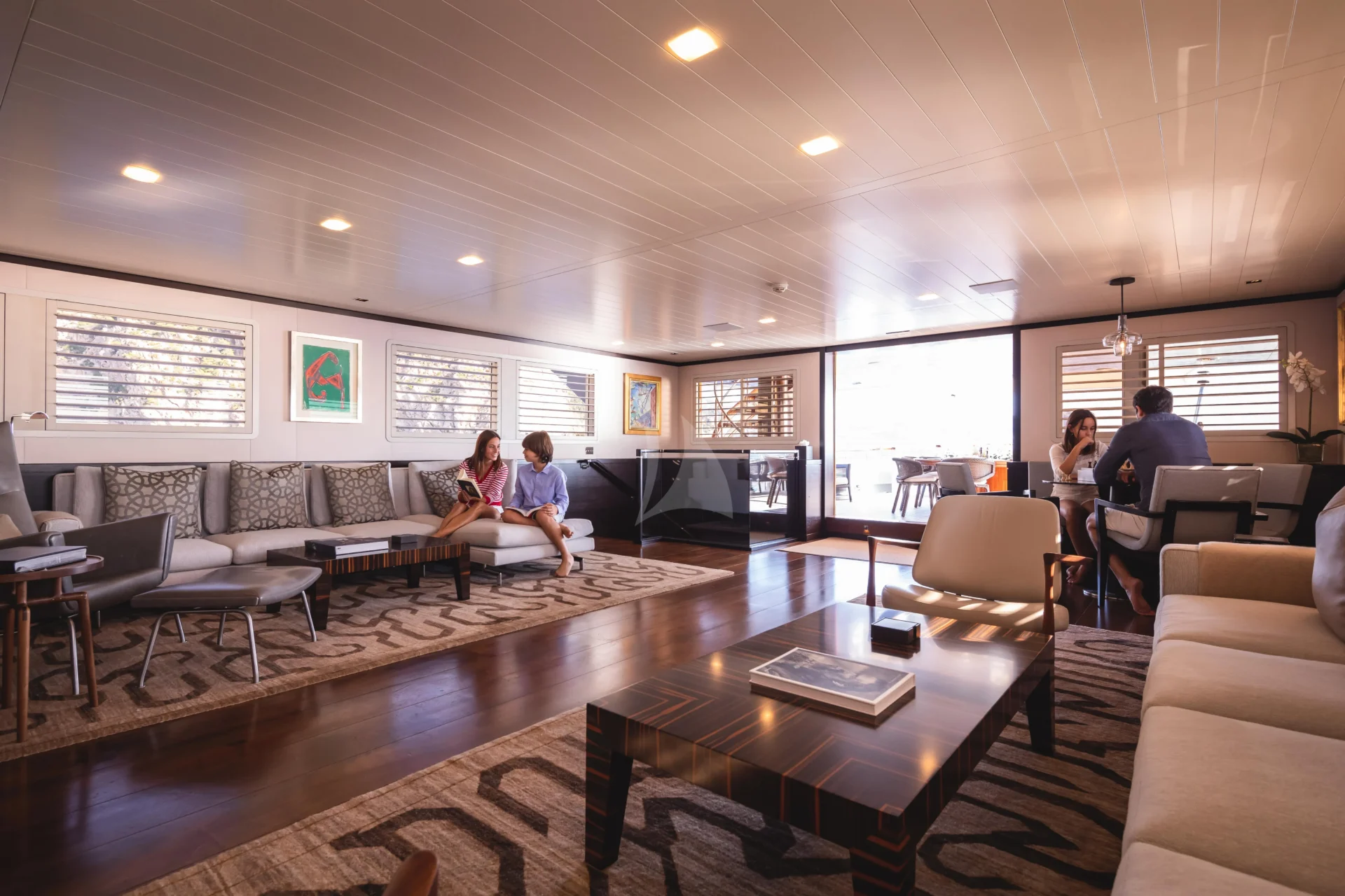 MIRAGE Charter Yacht
