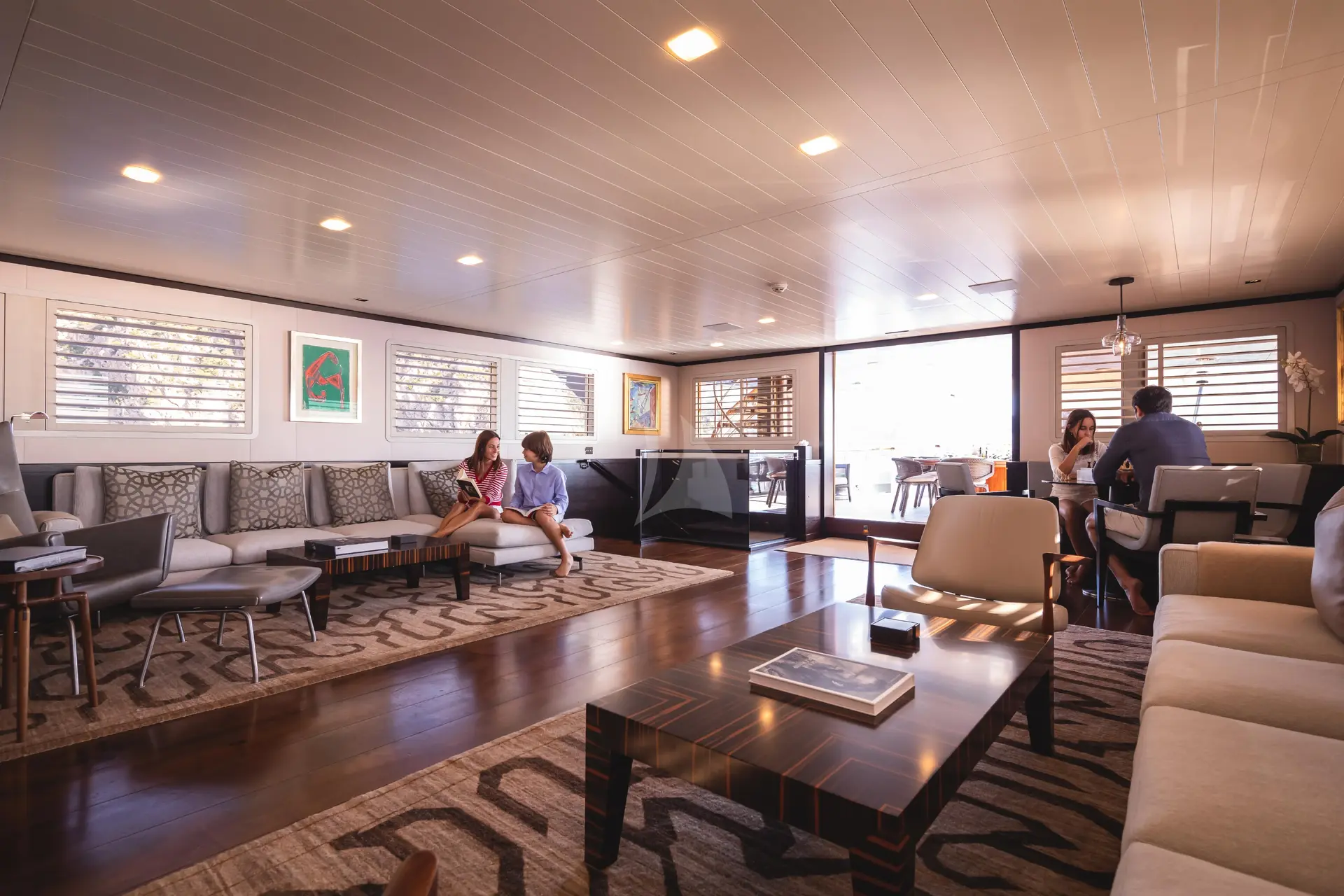MIRAGE Charter Yacht